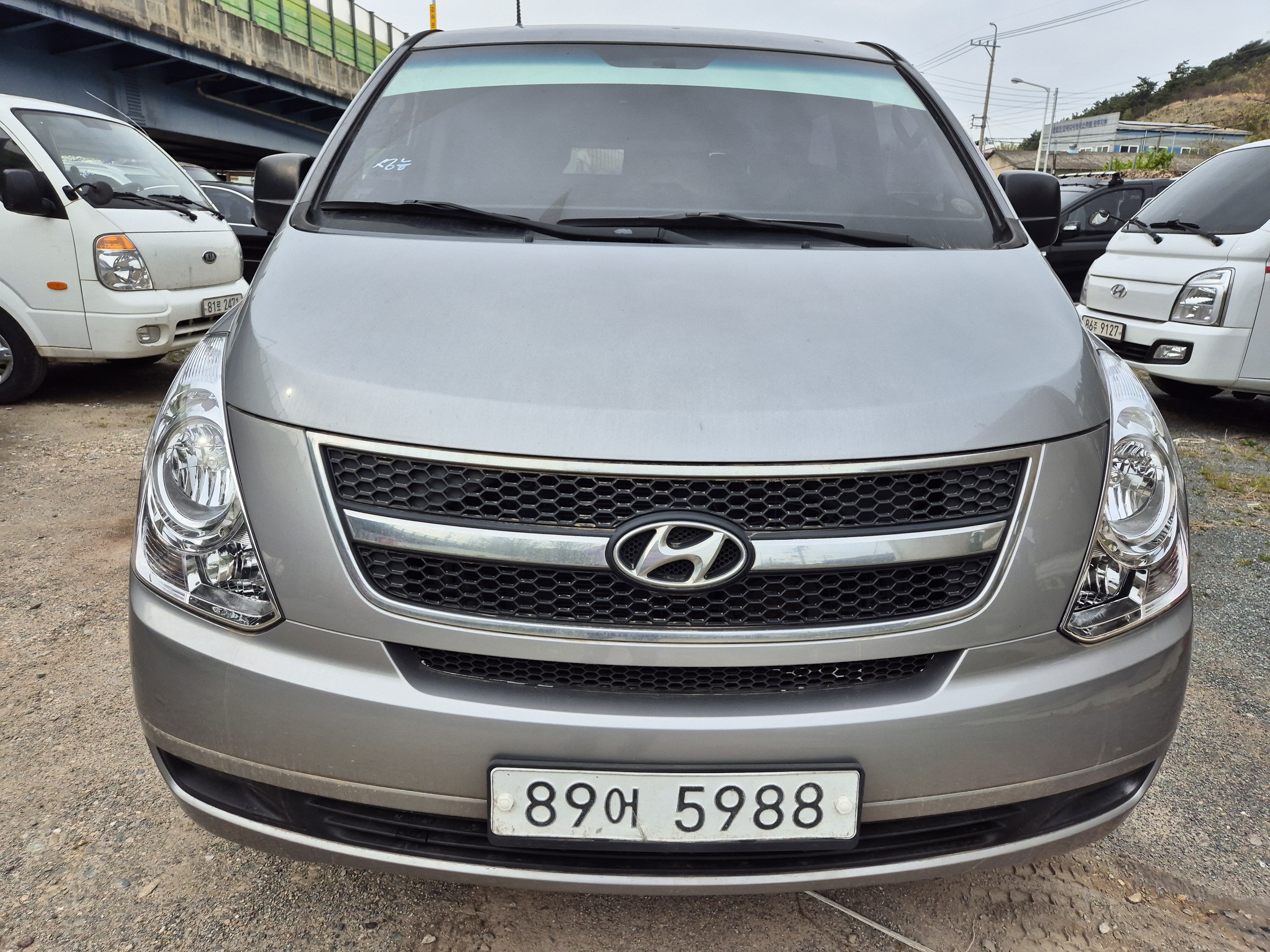 2012 Hyundai Grand Starex