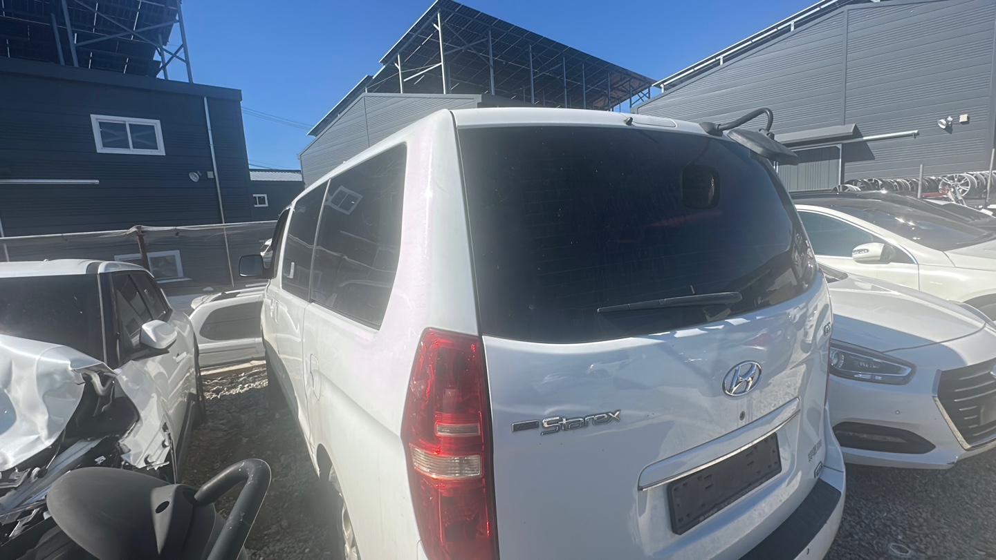 2014 Hyundai Grand Starex