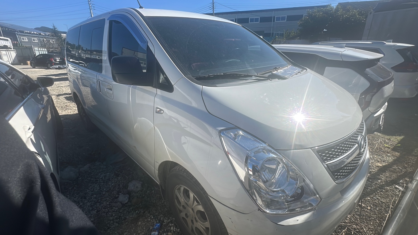 2014 Hyundai Grand Starex