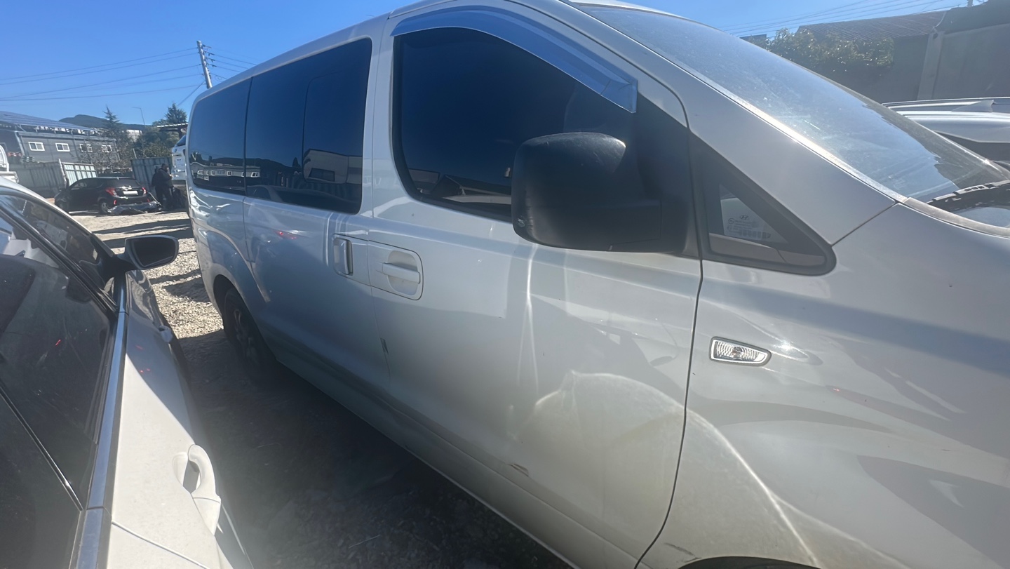 2014 Hyundai Grand Starex