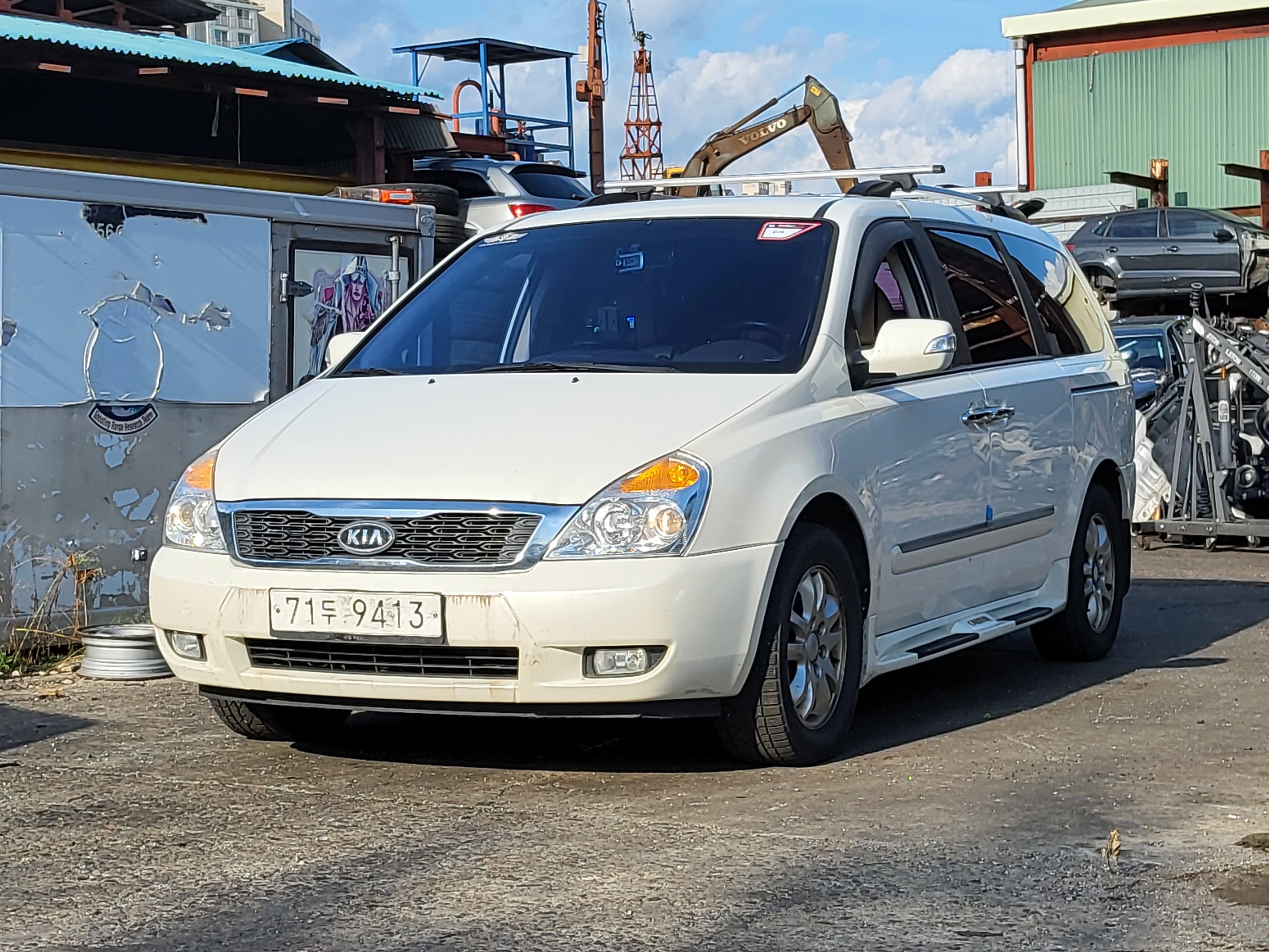 2011 Kia Grand Carnival R