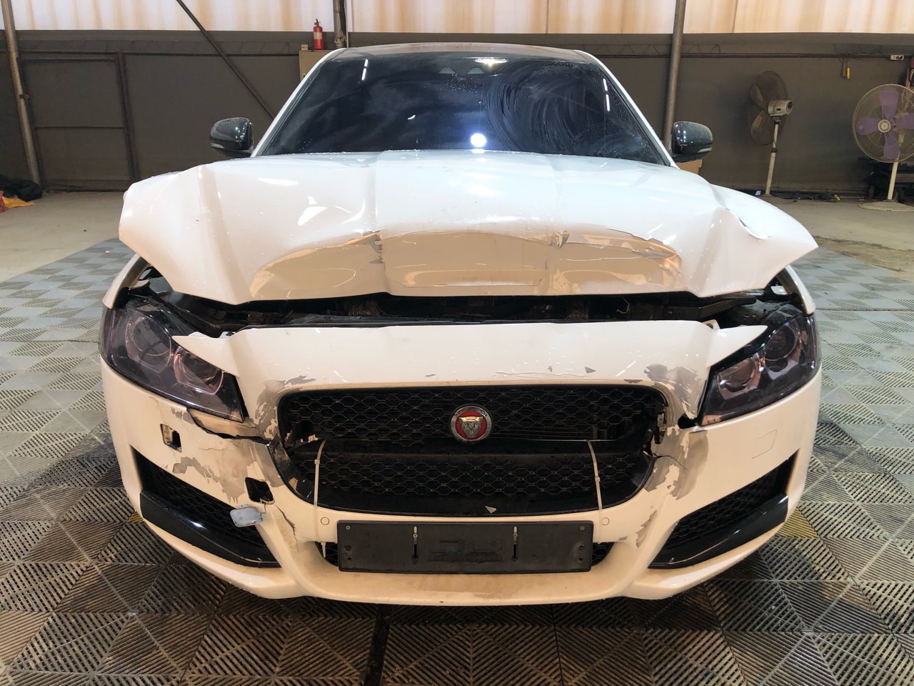 2017 Jaguar XF X260