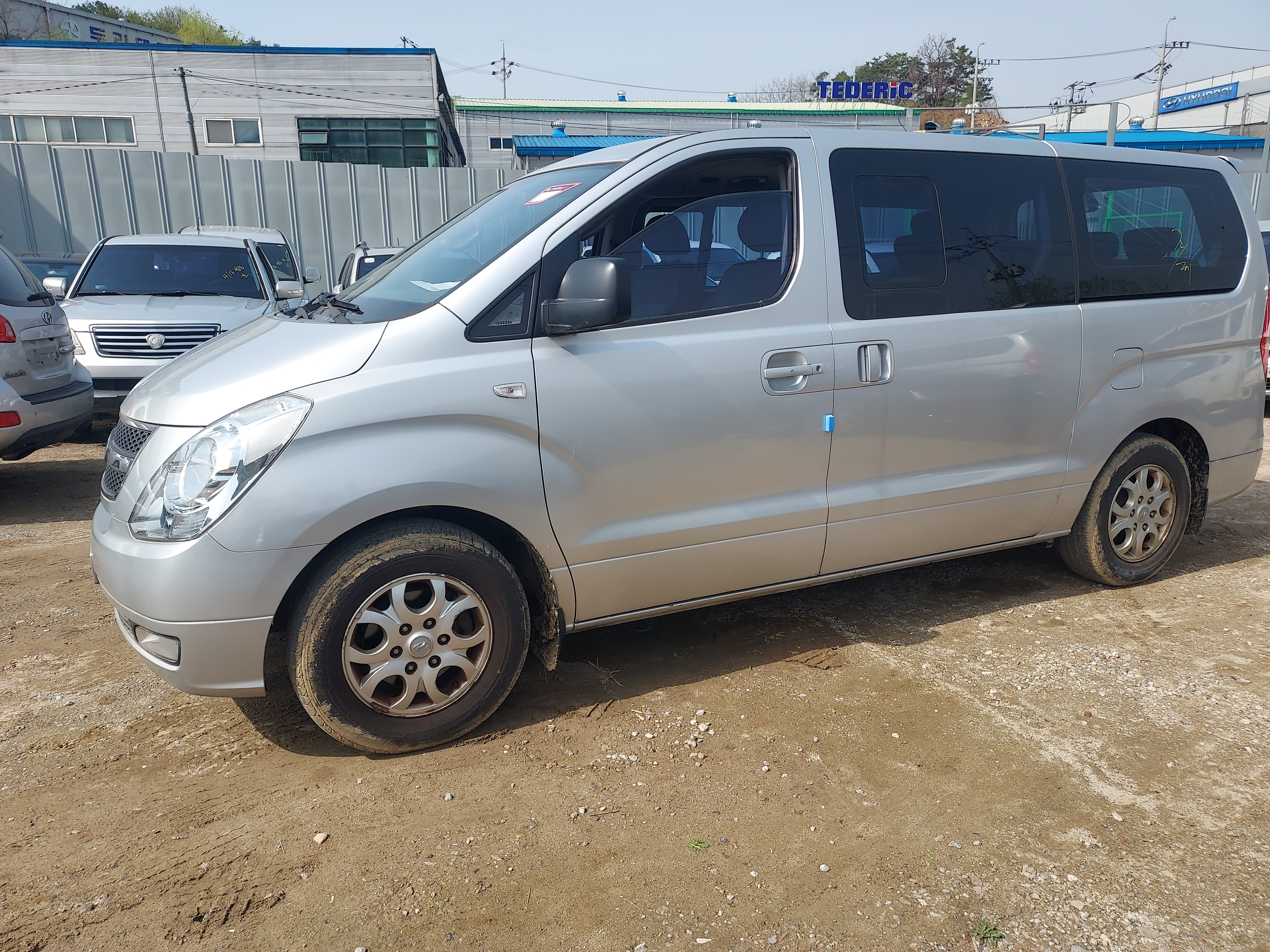 2010 Hyundai Grand Starex