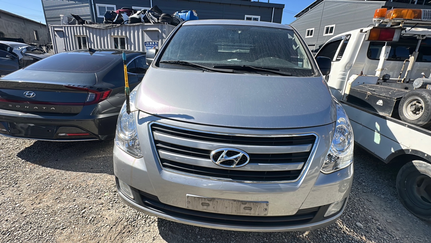2016 Hyundai Grand Starex