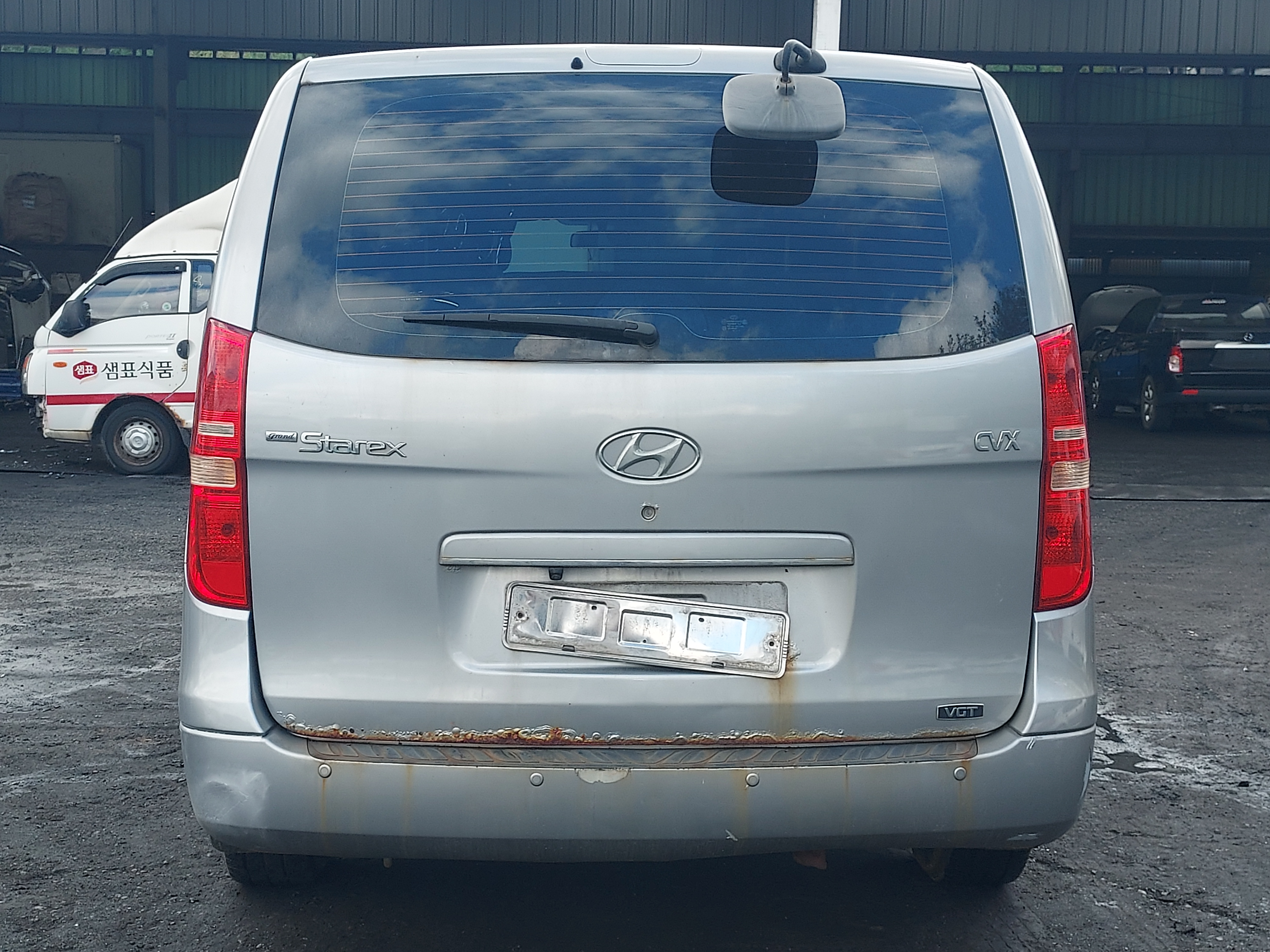 2011 Hyundai Grand Starex