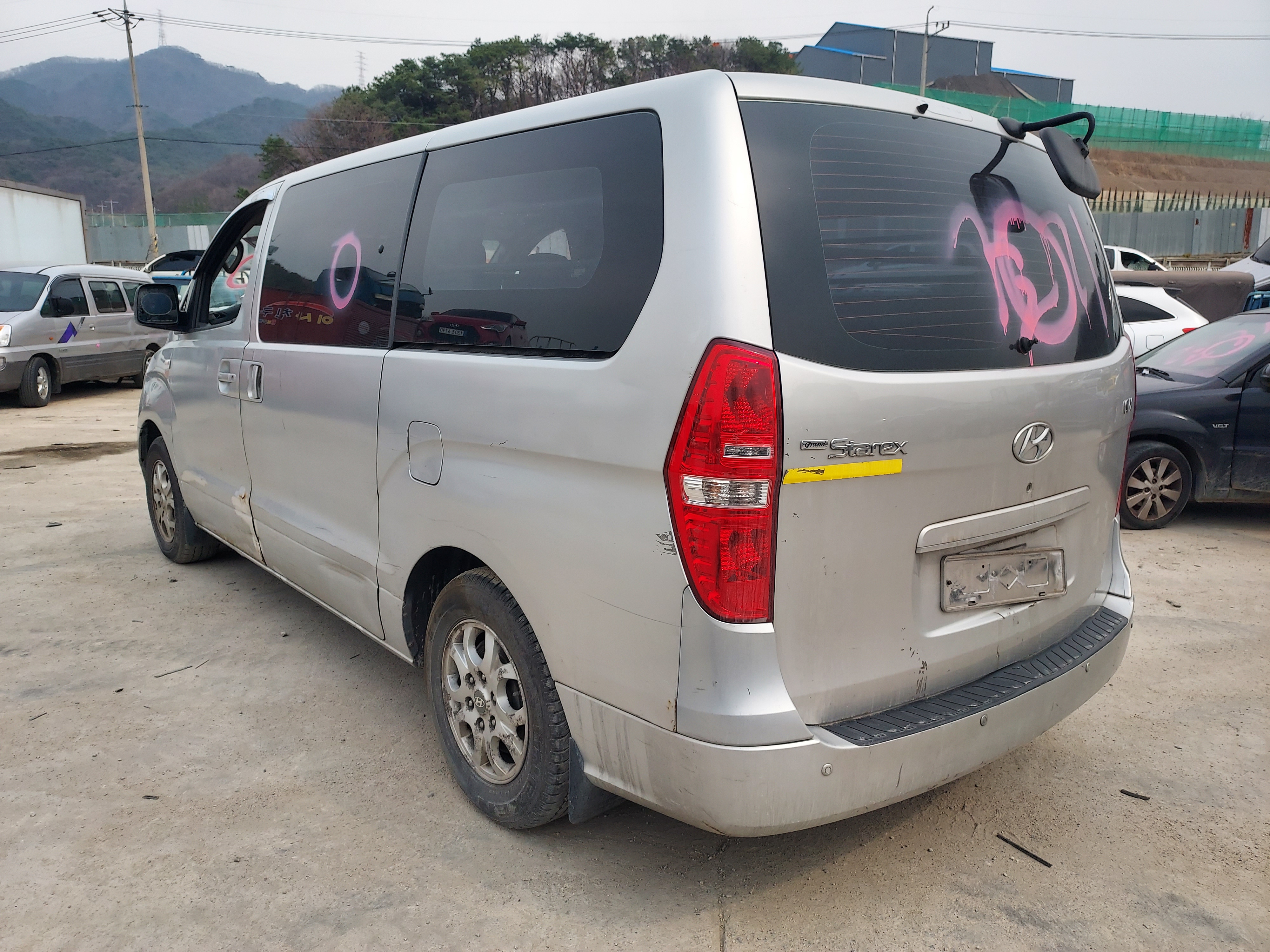 2010 Hyundai Grand Starex