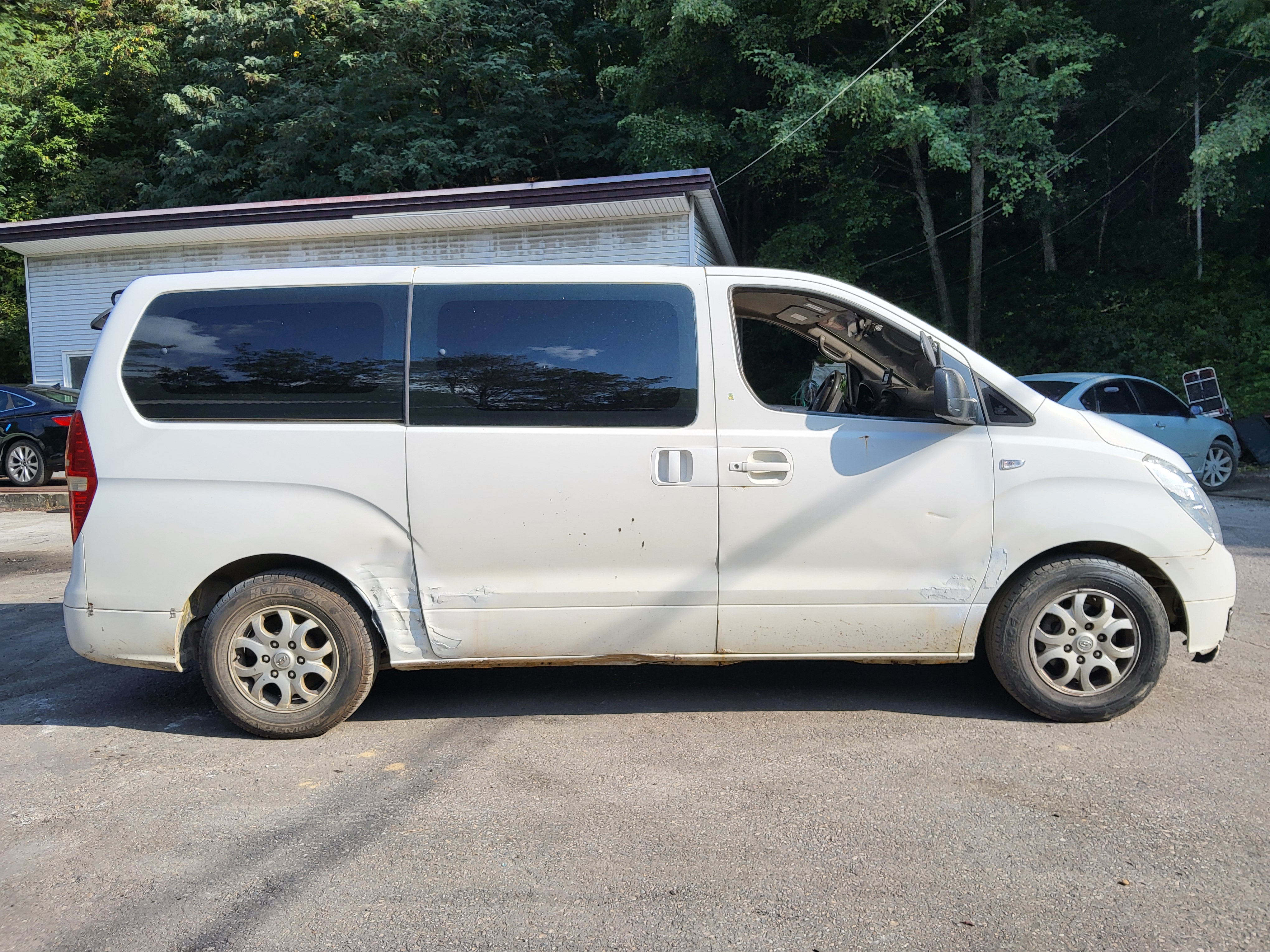 2011 Hyundai Grand Starex