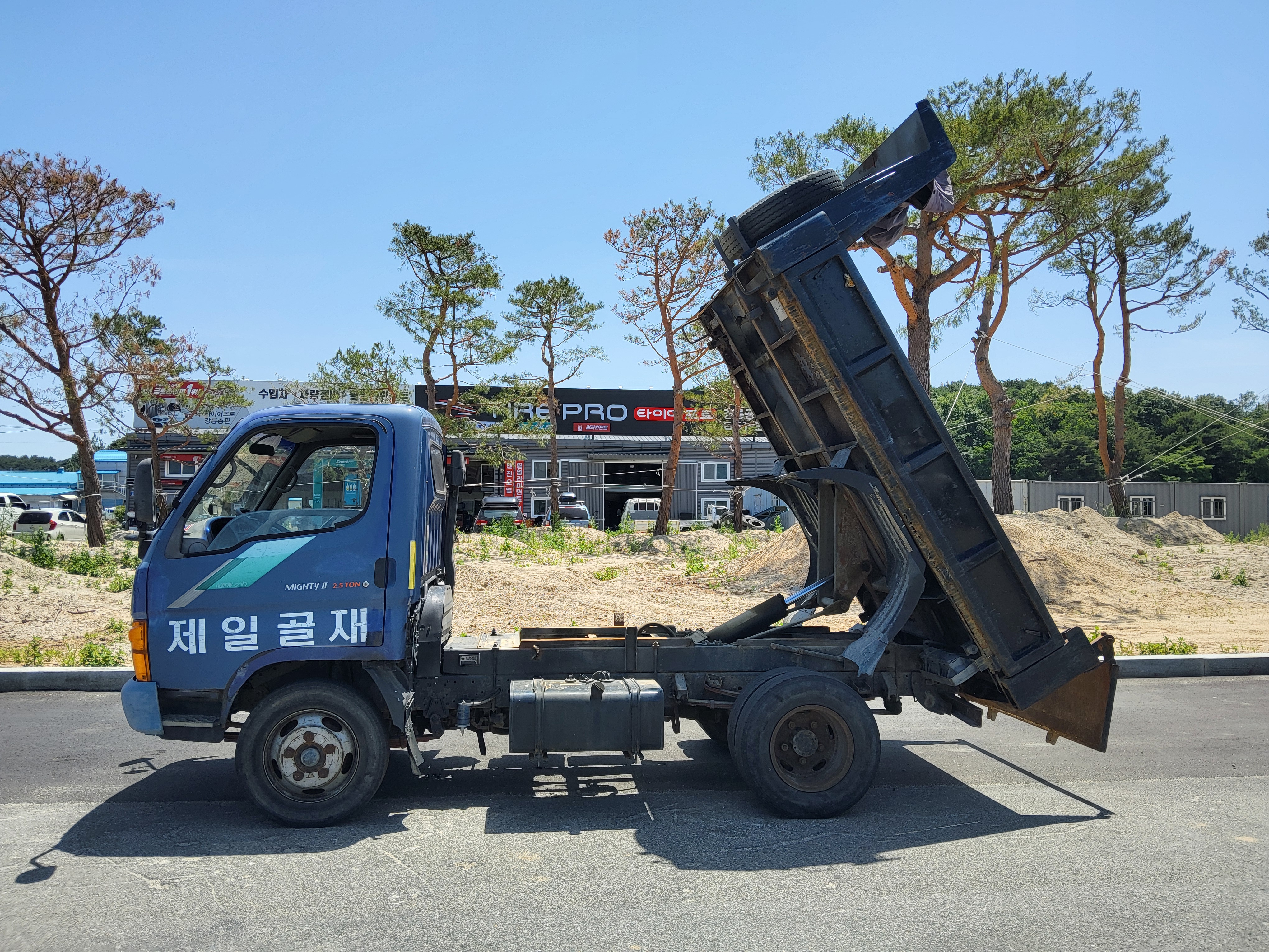 2002 Hyundai Mighty Dump