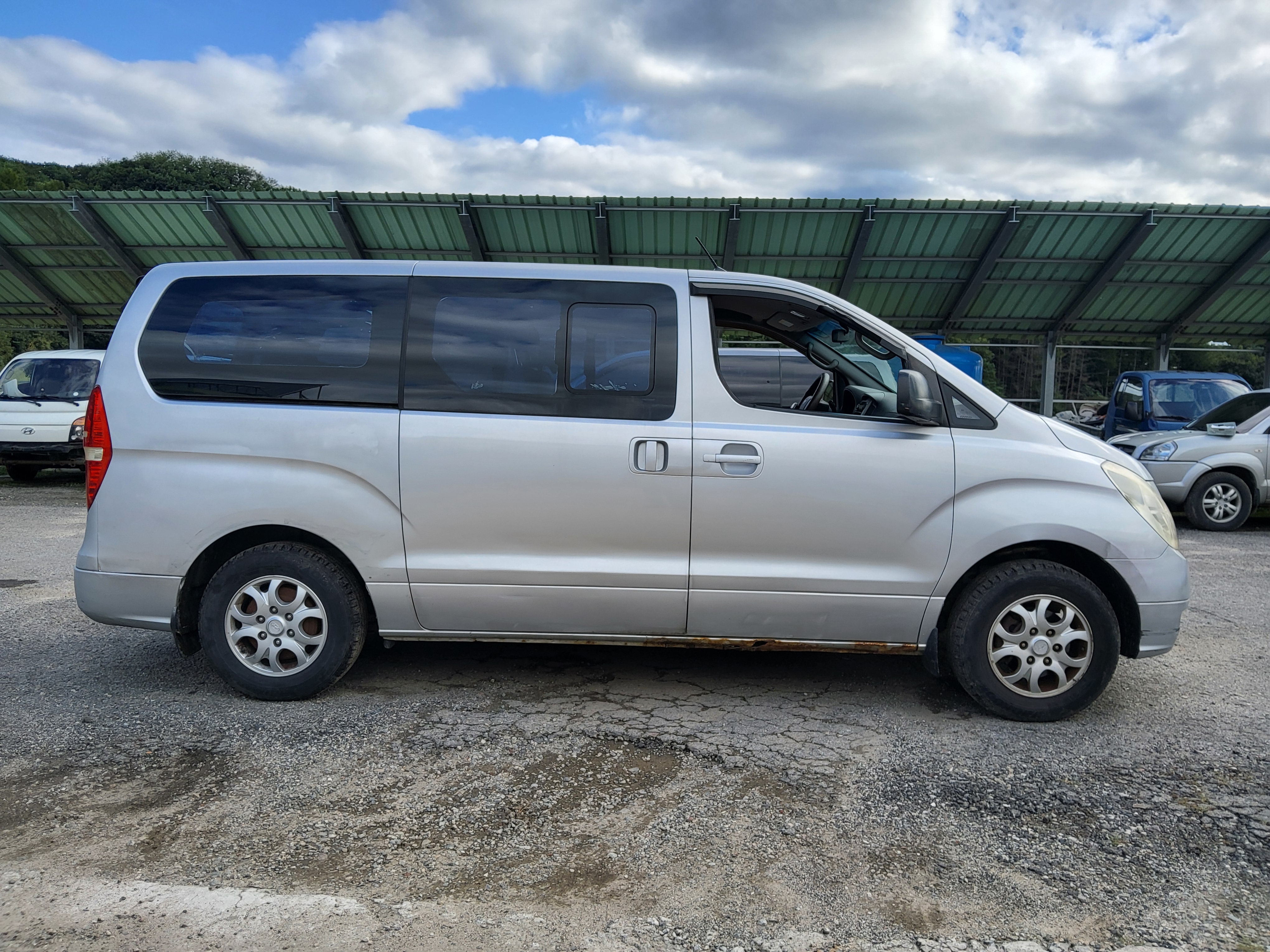 2009 Hyundai Grand Starex