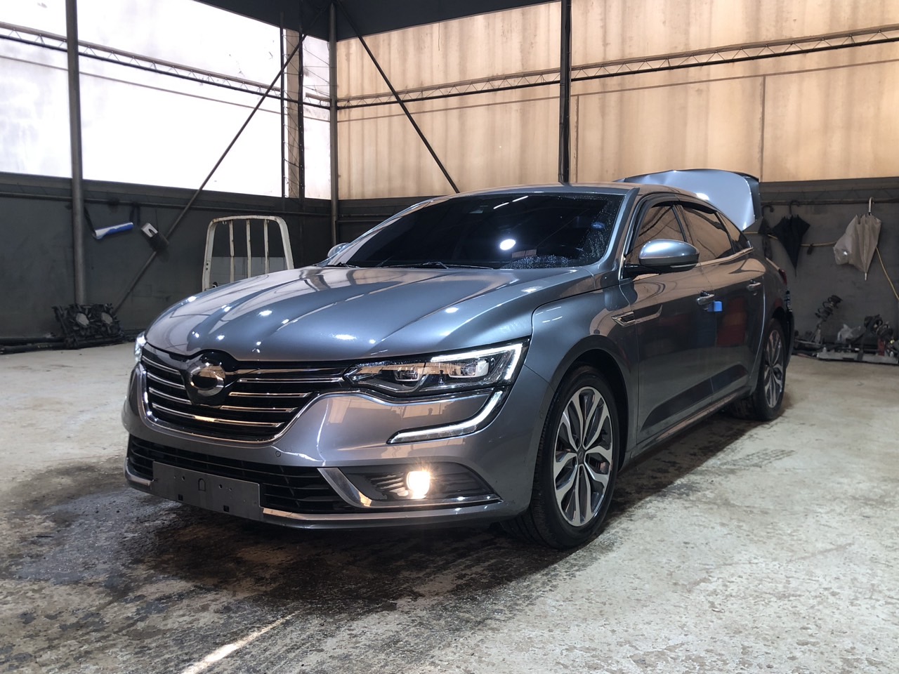 2017 Renault The New SM6