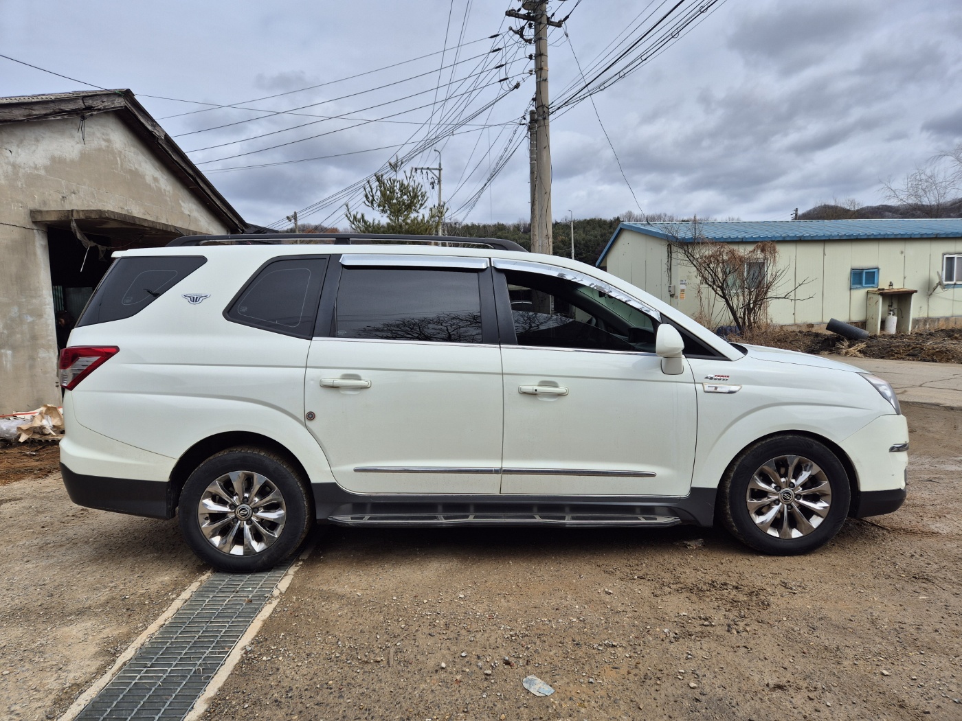 2016 KGM (Ssangyong) Korando Turismo