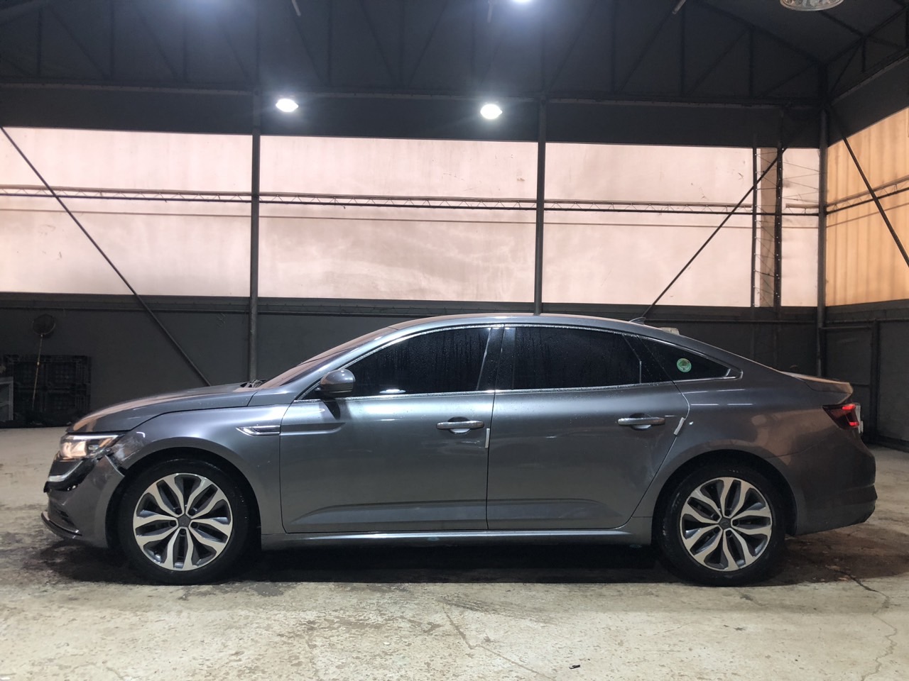 2017 Renault The New SM6