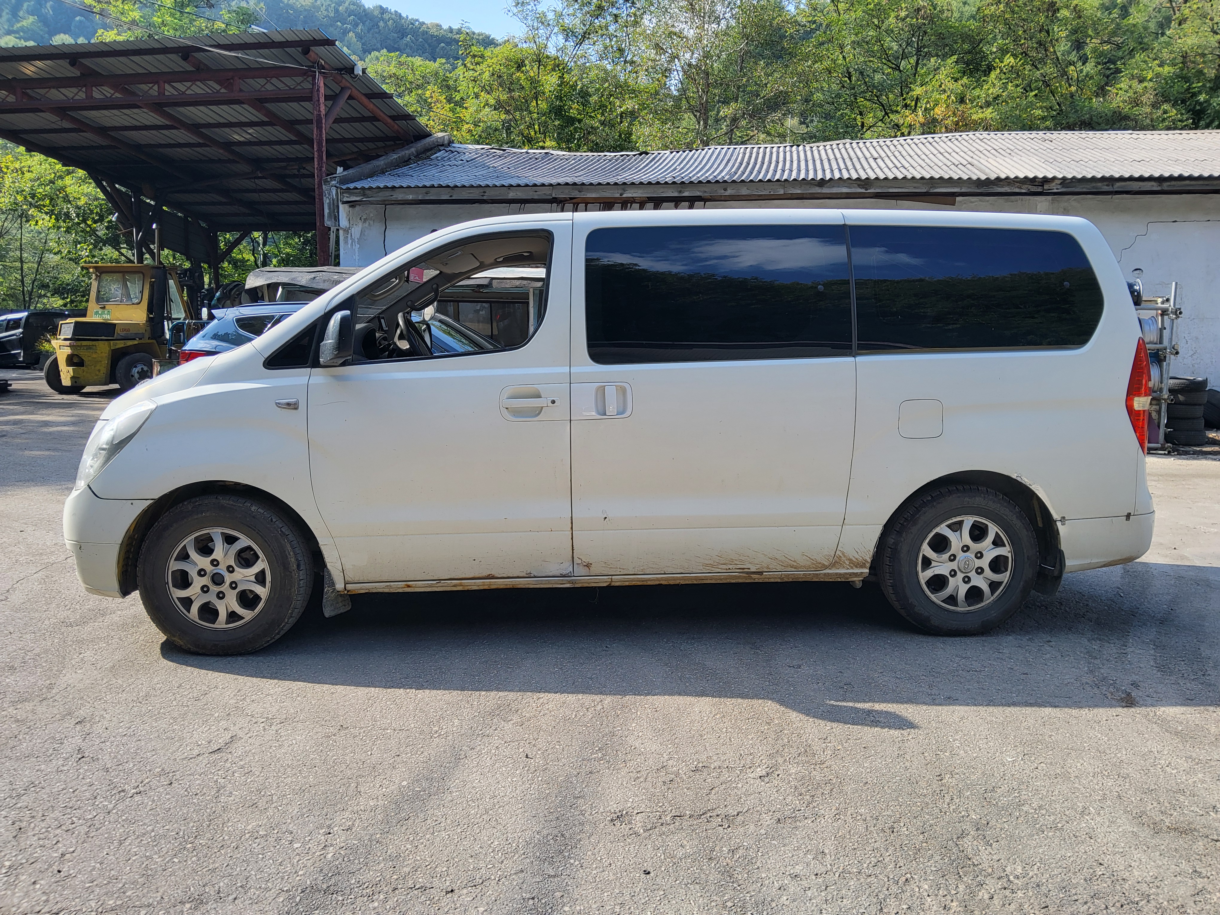 2011 Hyundai Grand Starex