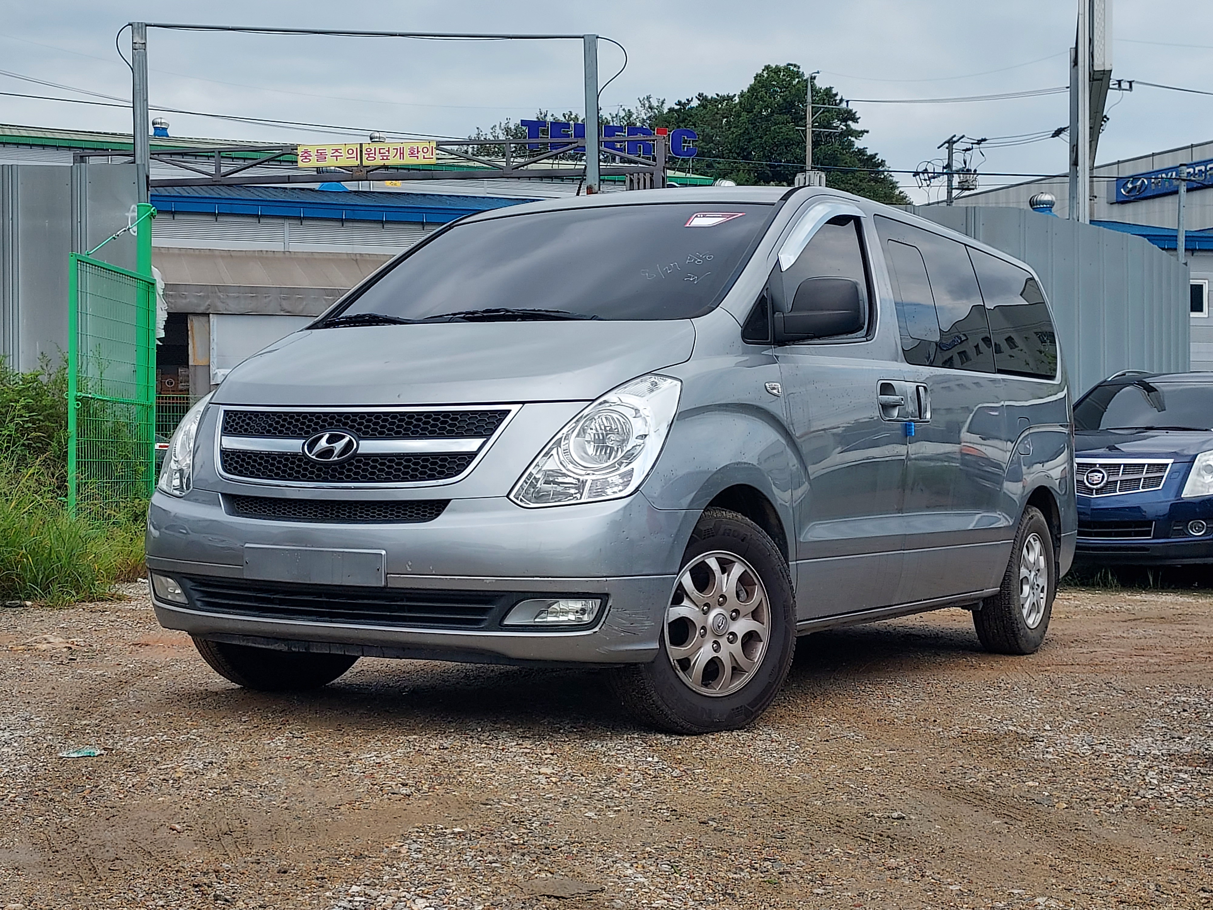 2011 Hyundai Grand Starex