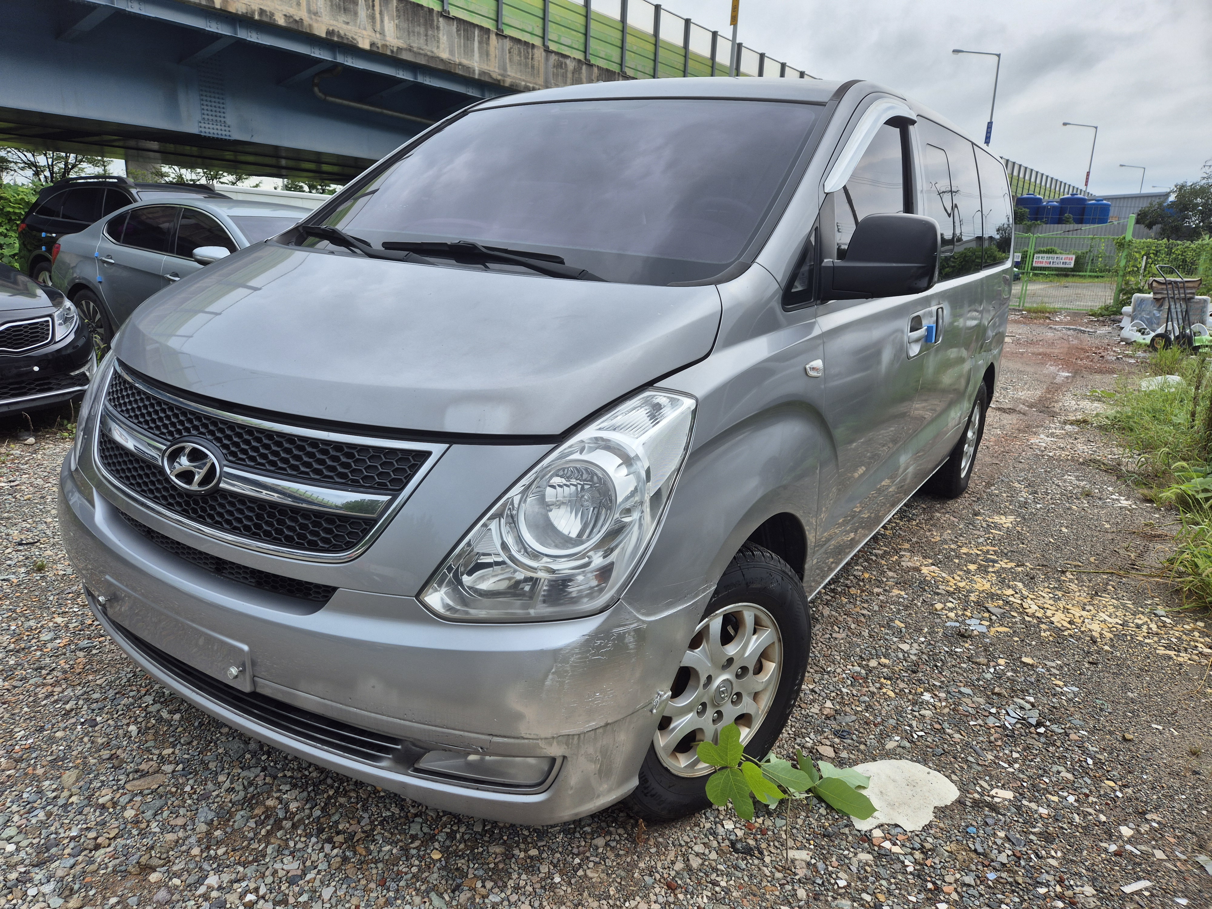 2012 Hyundai Grand Starex