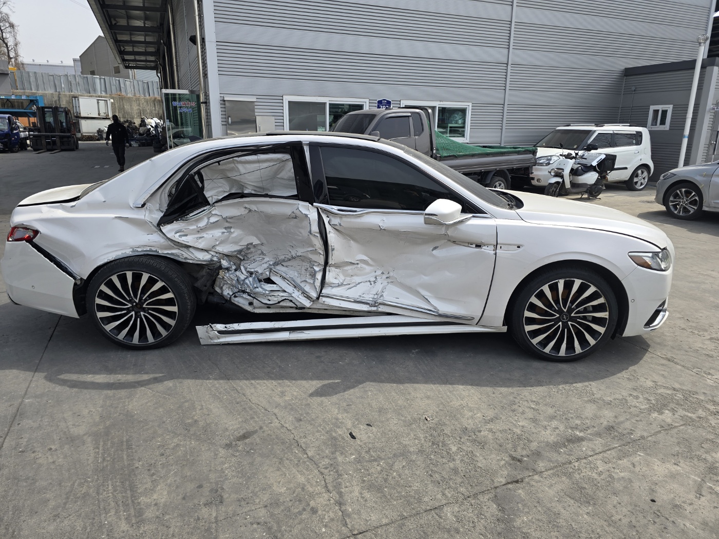 2018 Lincoln Continental 10th Gen