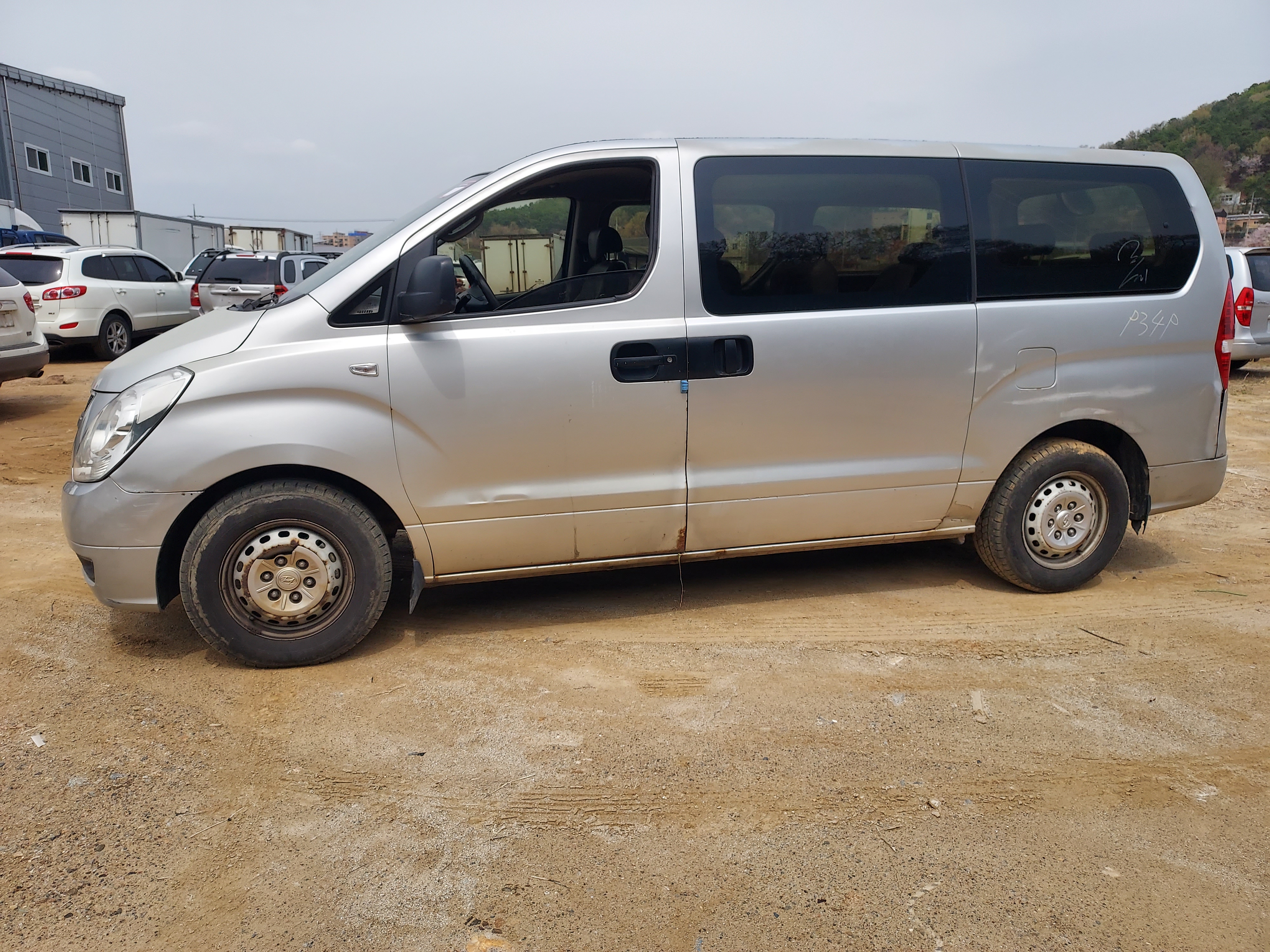 2010 Hyundai Grand Starex