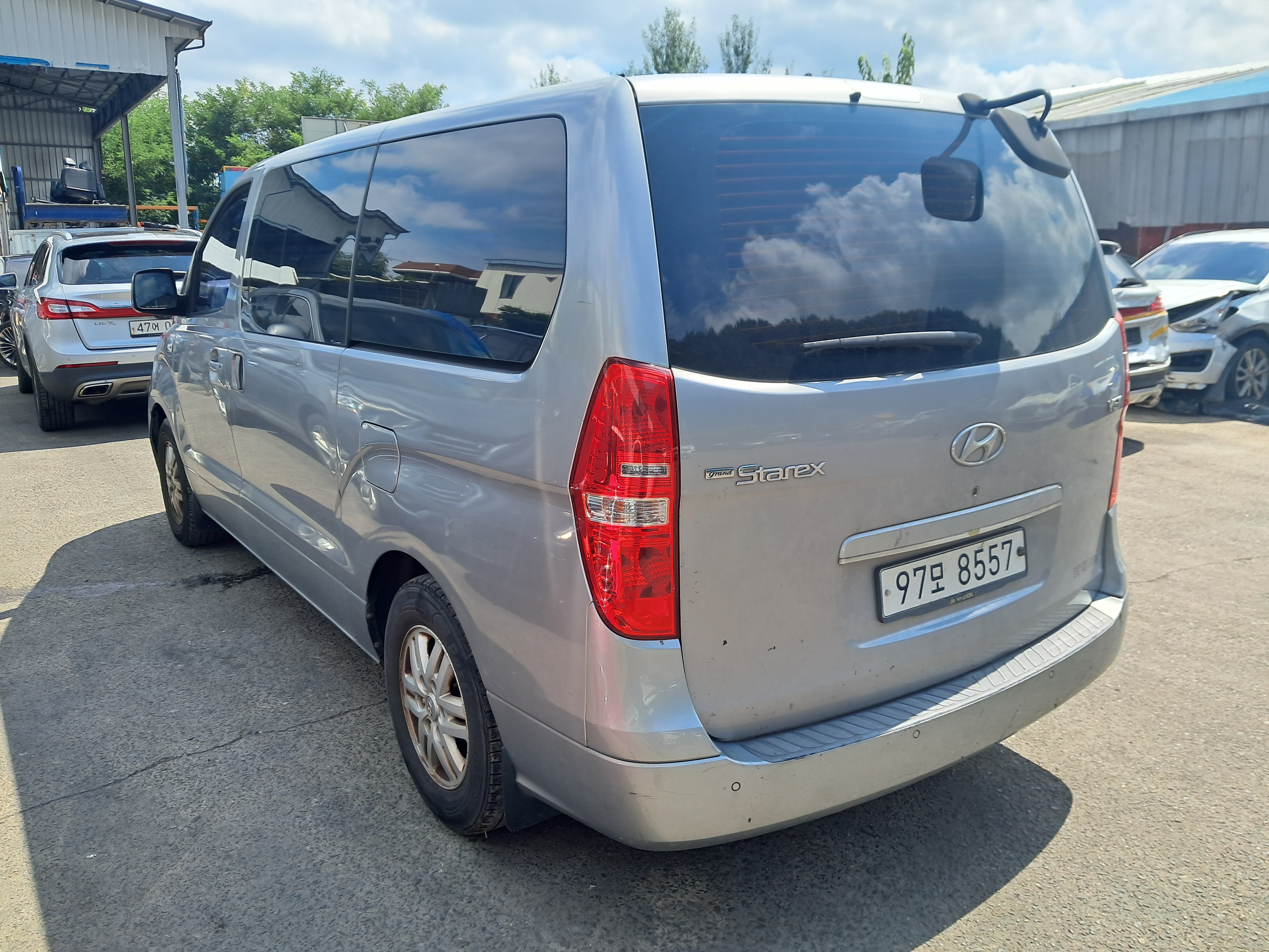 2016 Hyundai Grand Starex