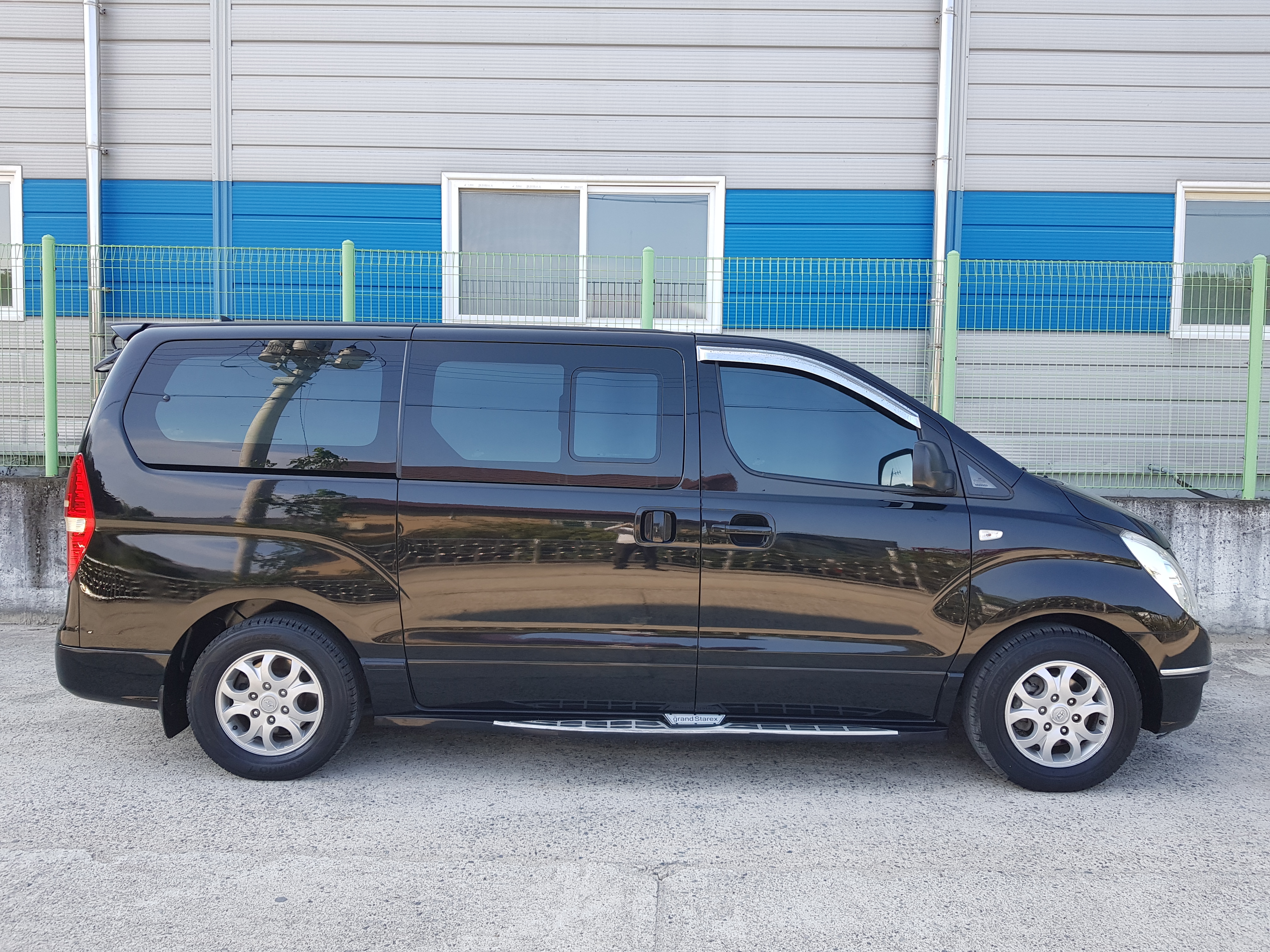 2010 Hyundai Grand Starex