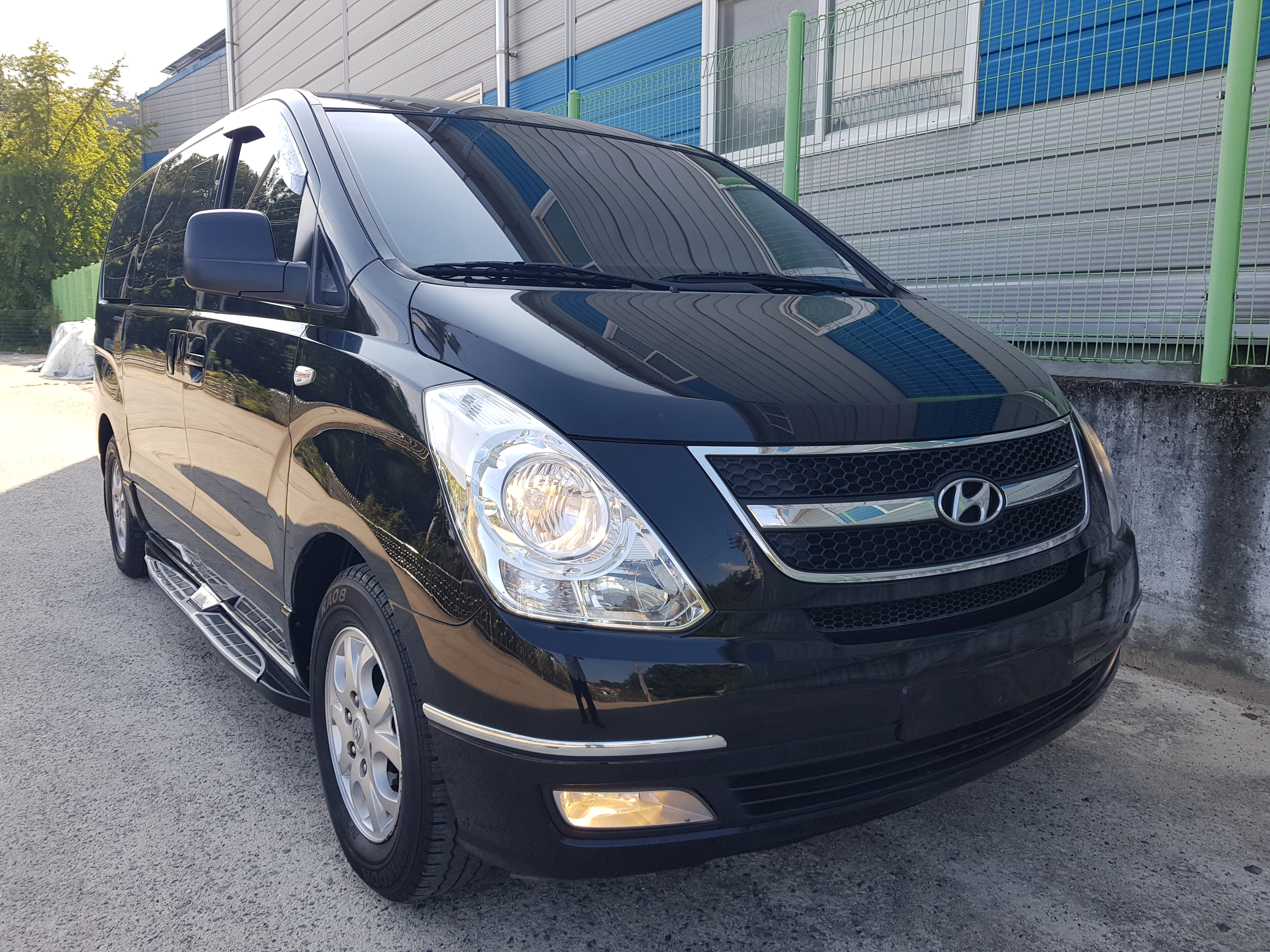 2010 Hyundai Grand Starex