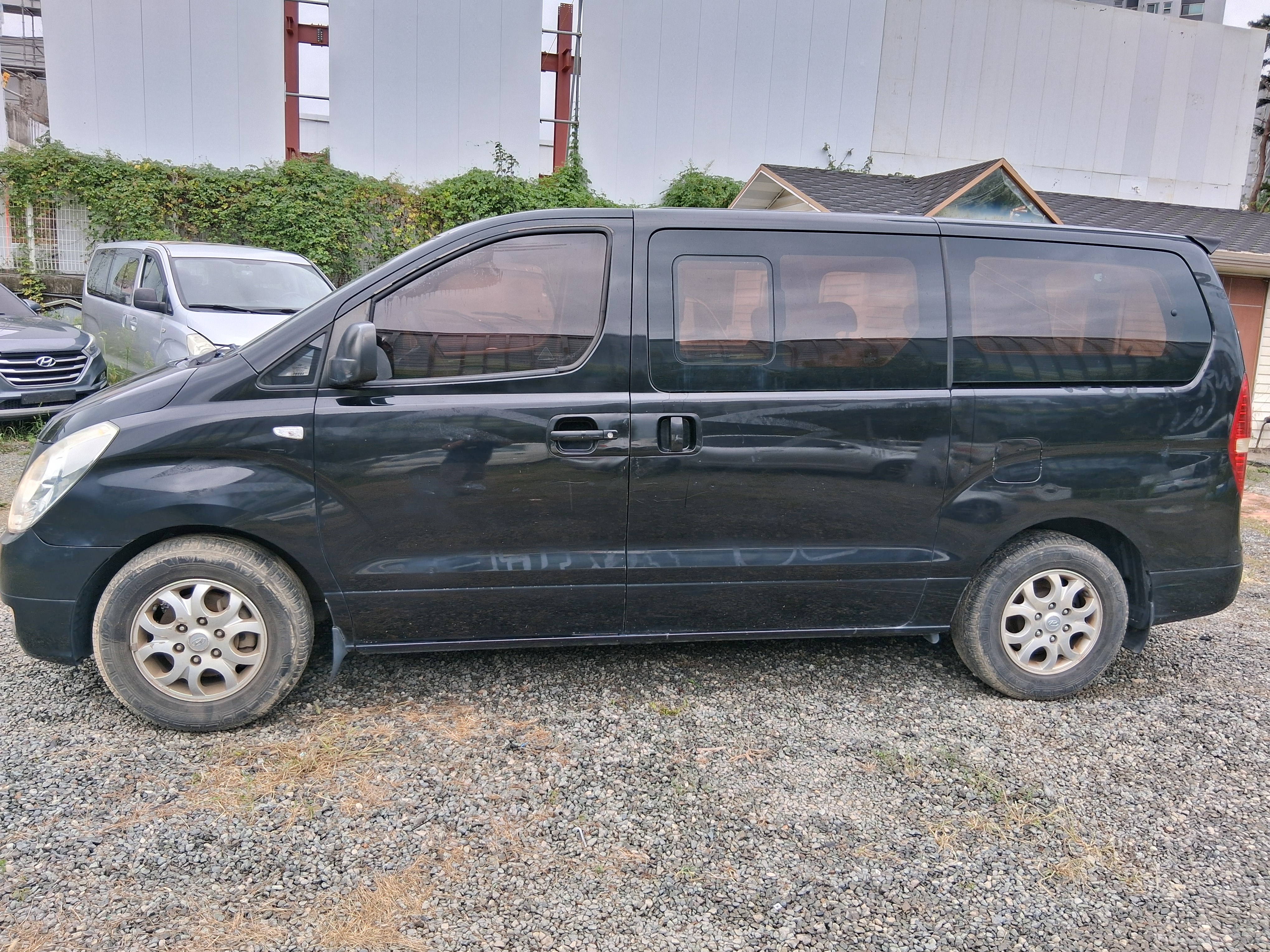 2010 Hyundai Grand Starex