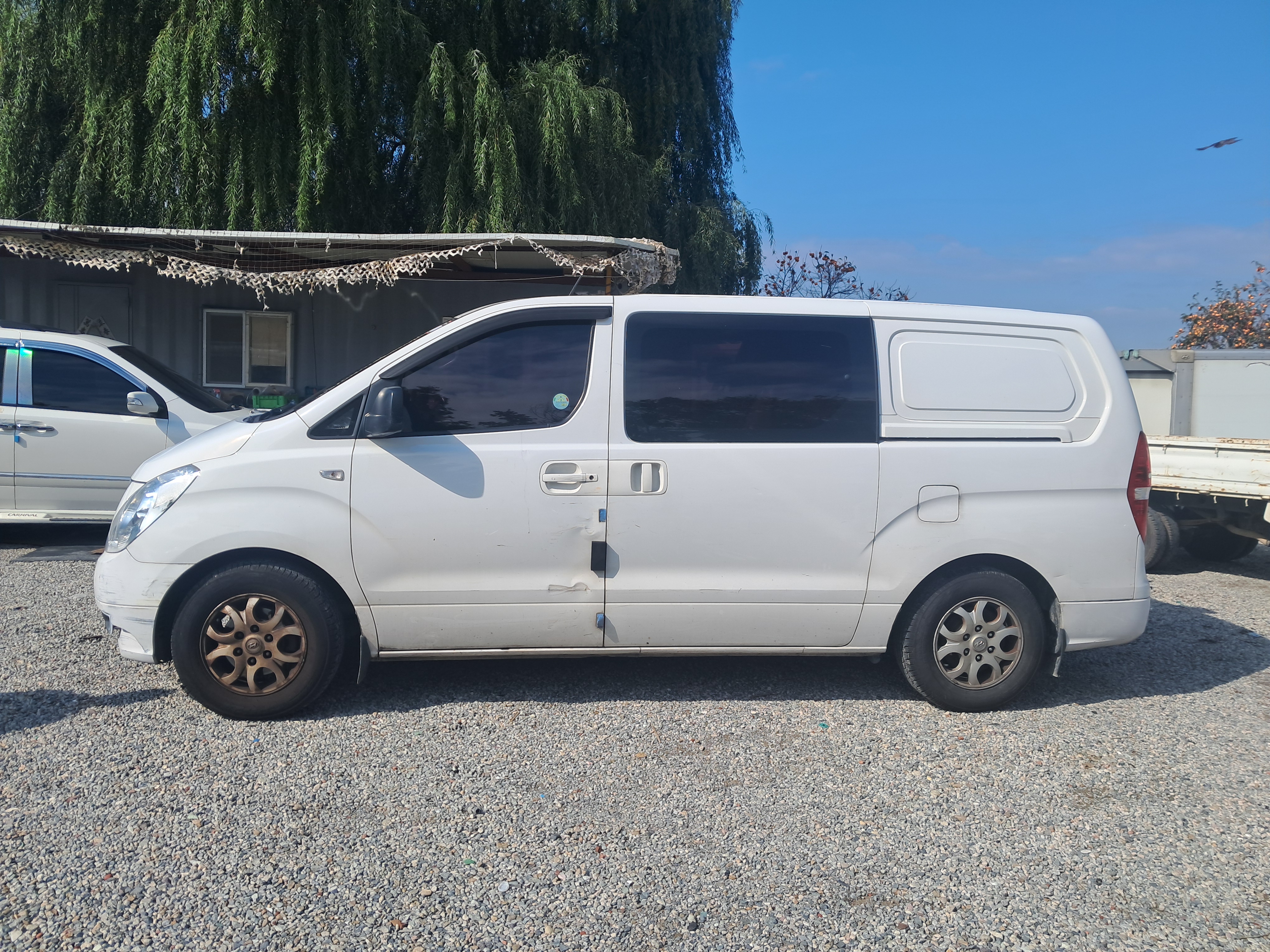 2012 Hyundai Grand Starex