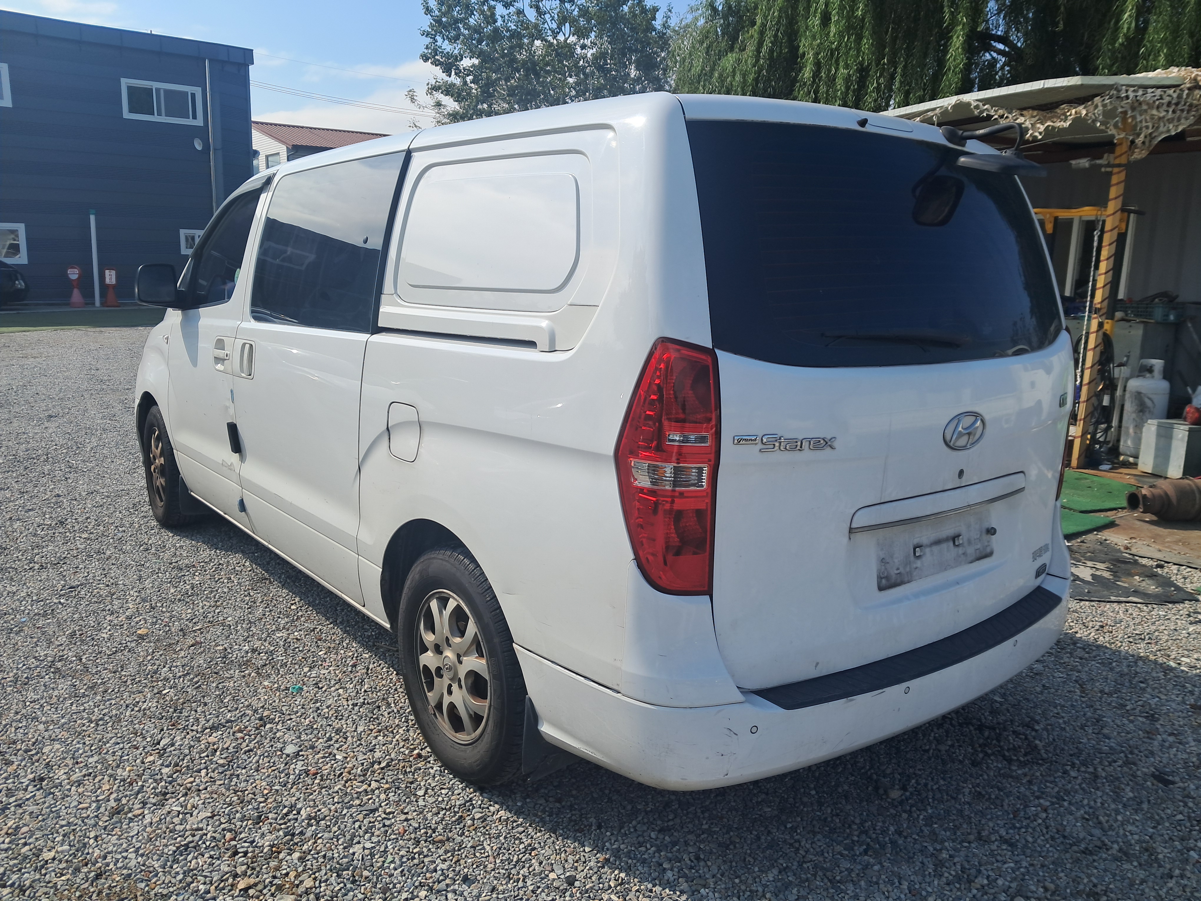 2012 Hyundai Grand Starex