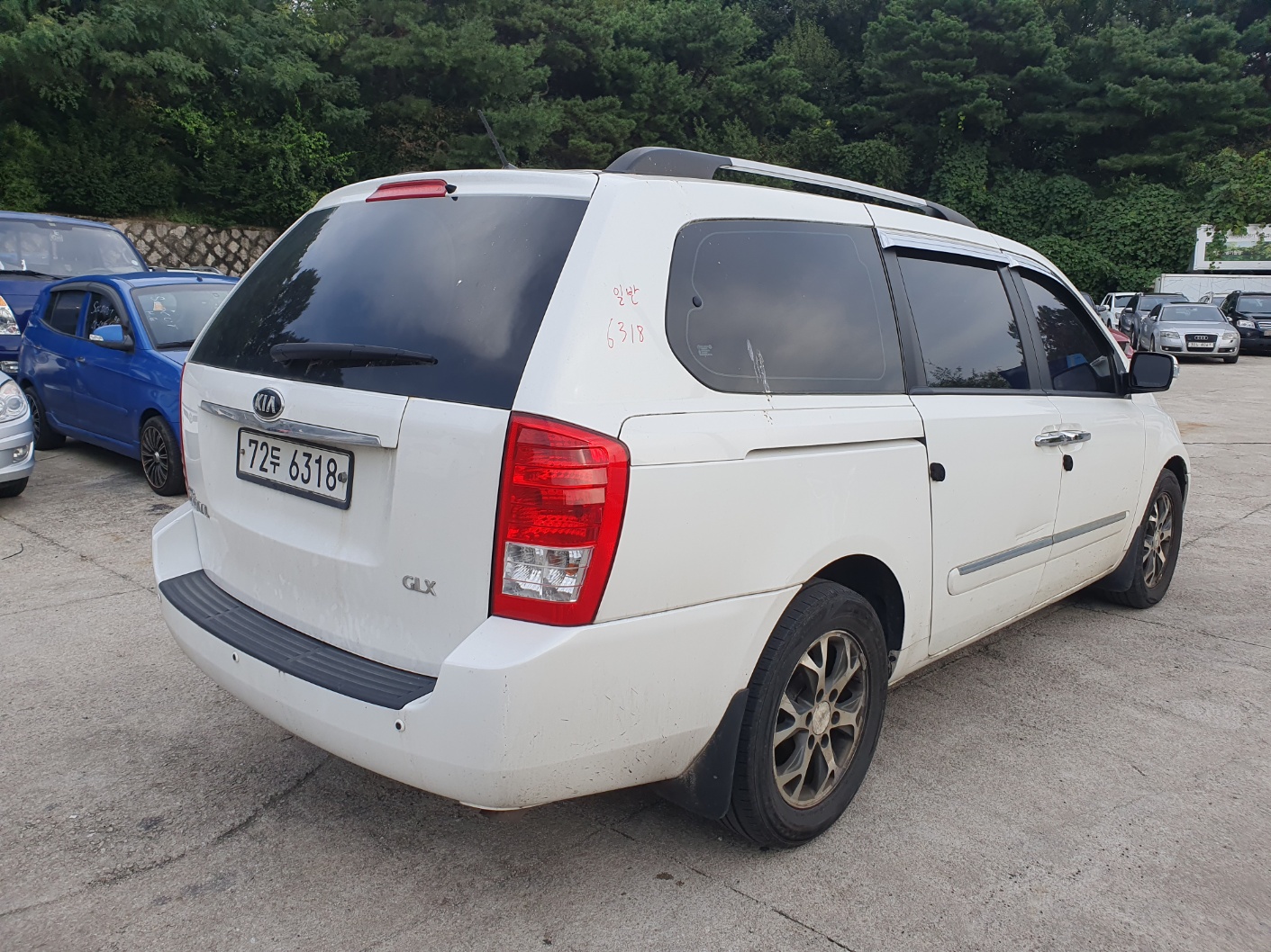 2014 Kia Grand Carnival R