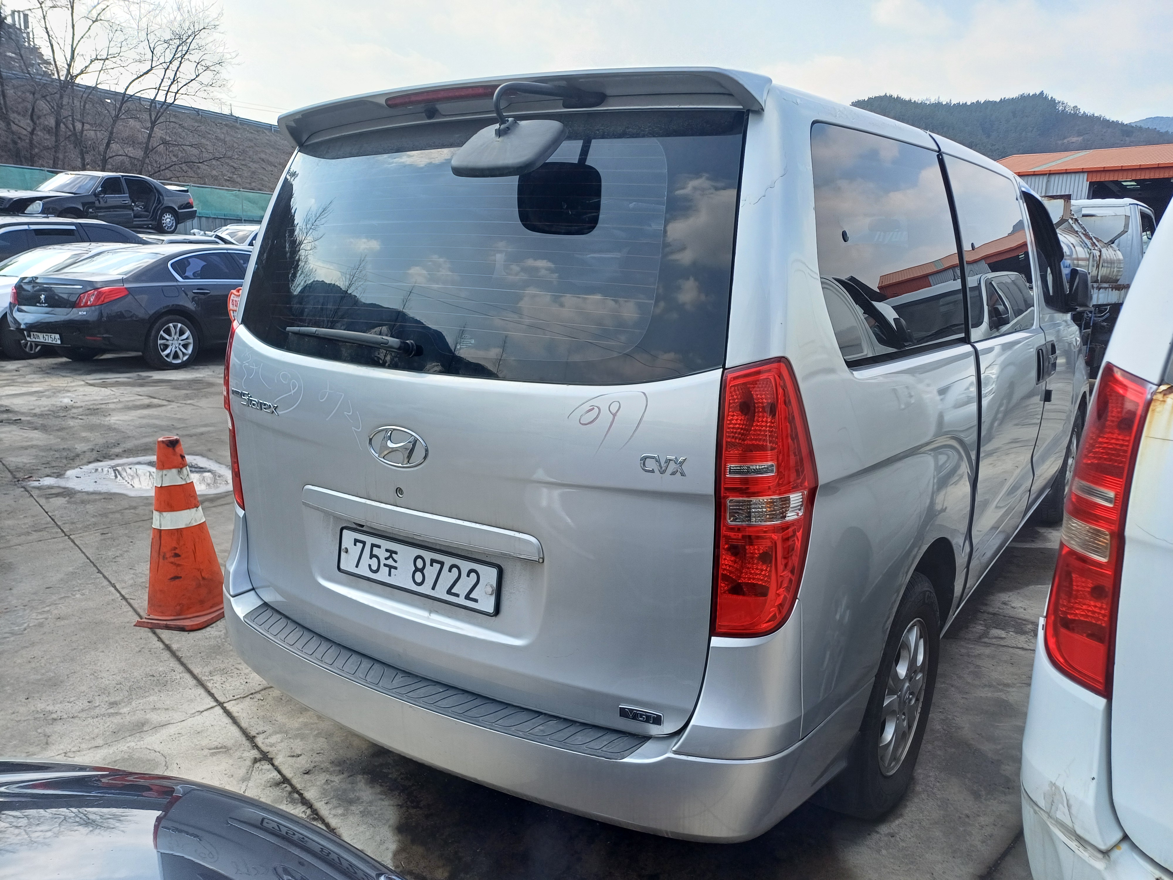 2010 Hyundai Grand Starex