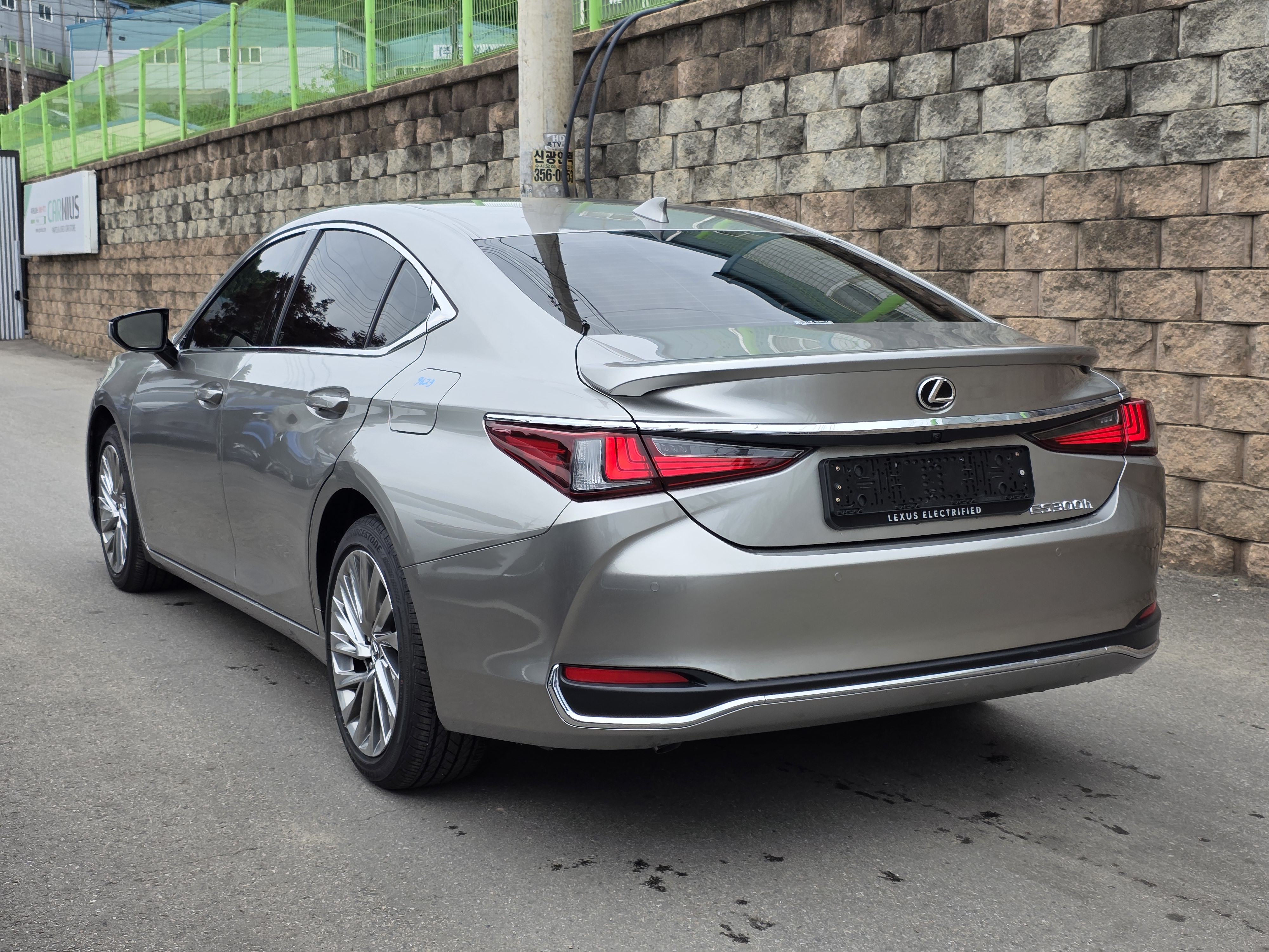 2025 Lexus ES300h 7th Gen