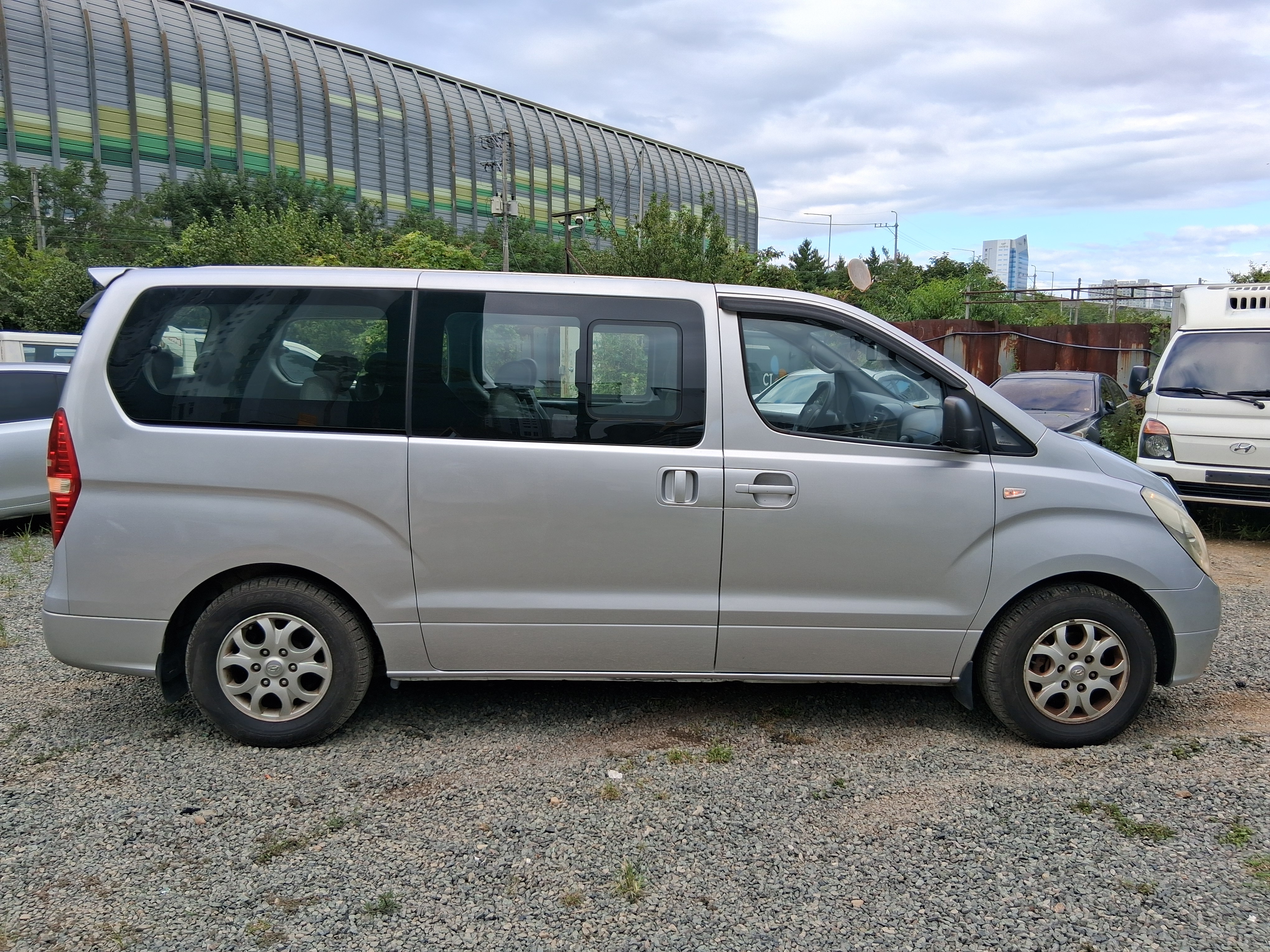 2010 Hyundai Grand Starex