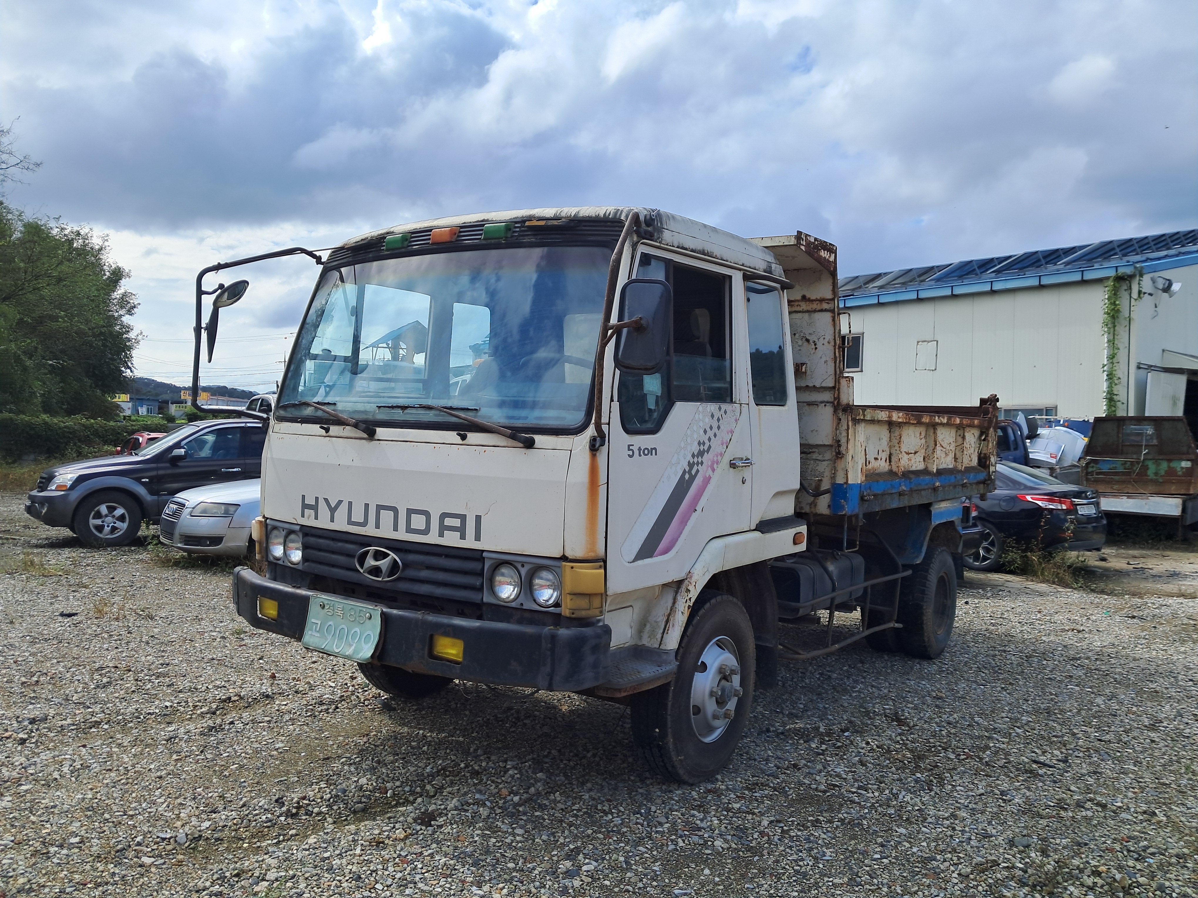 1997 Hyundai 5ton dump truck