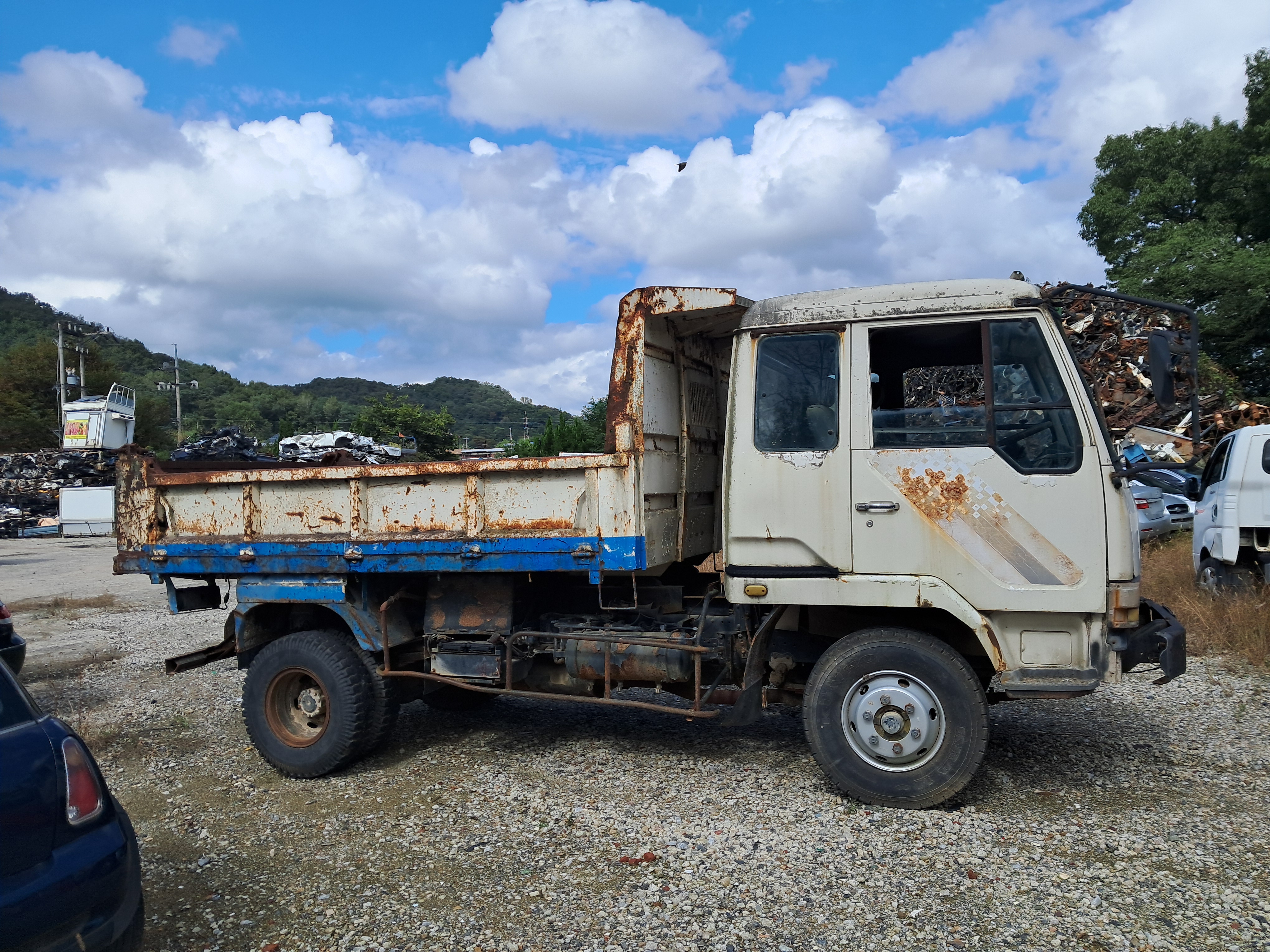 1997 Hyundai 5ton dump truck
