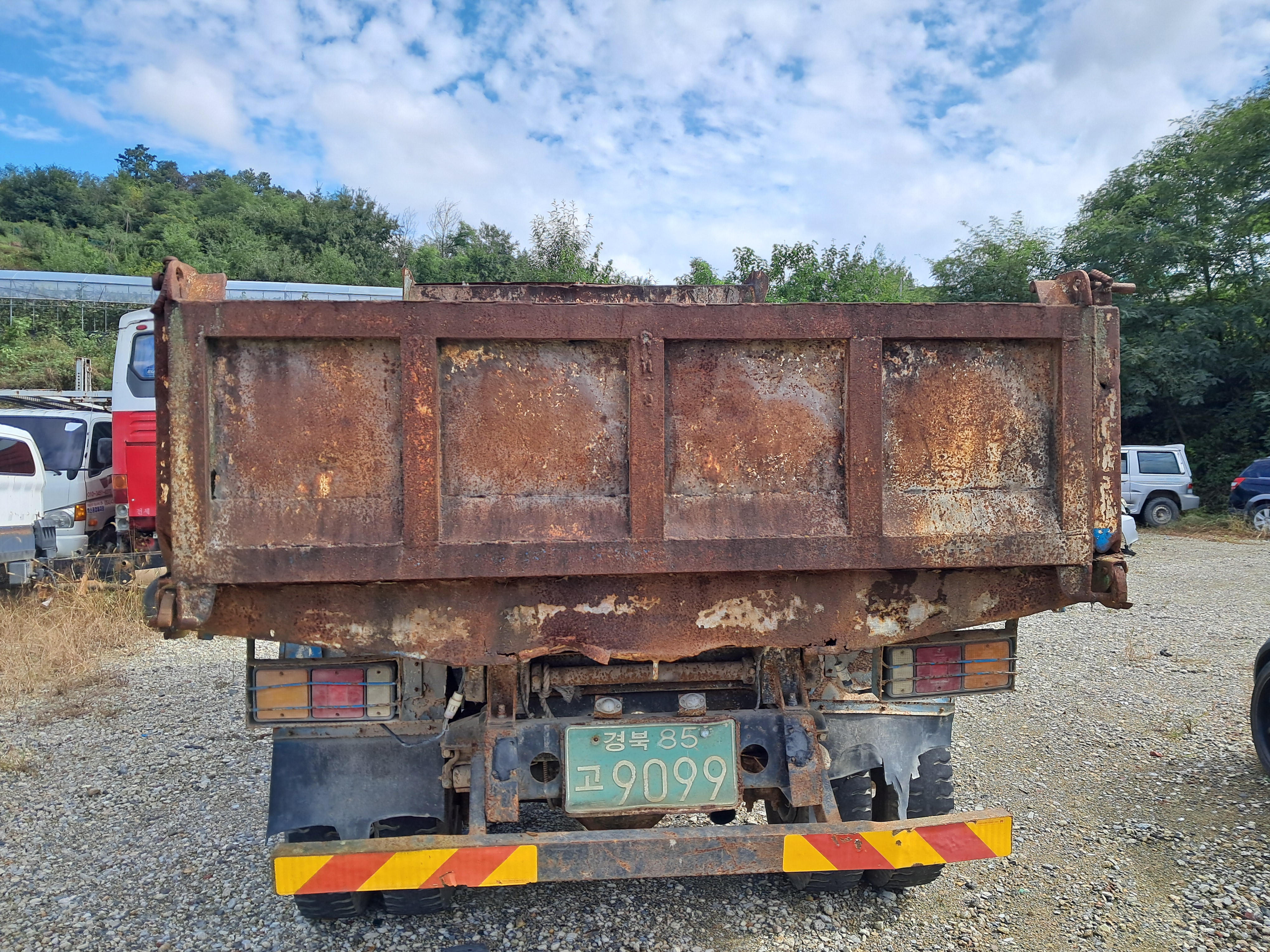 1997 Hyundai 5ton dump truck