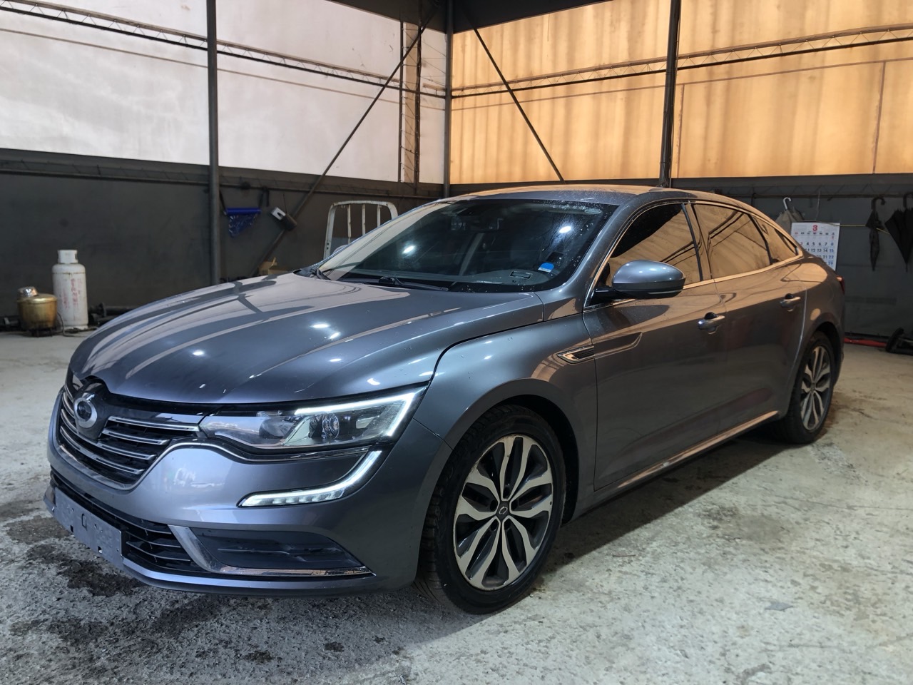 2016 Renault SM6