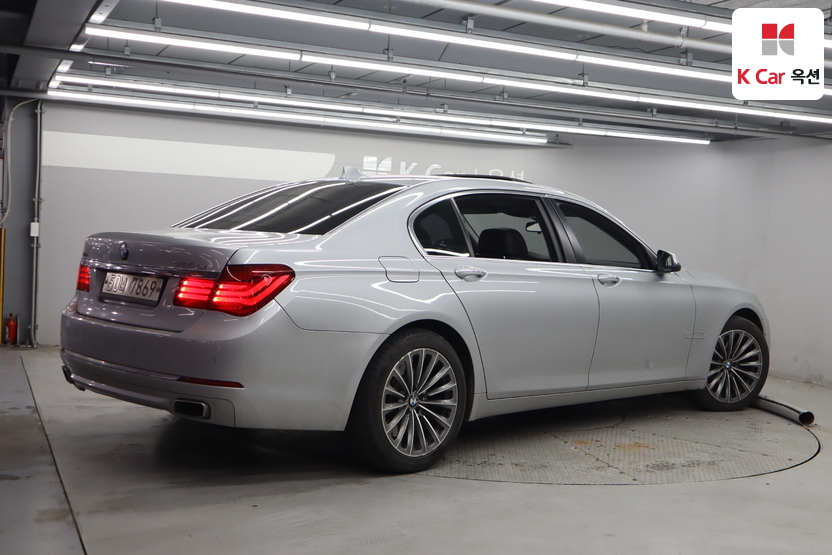 2014 BMW 7 Series (F01)