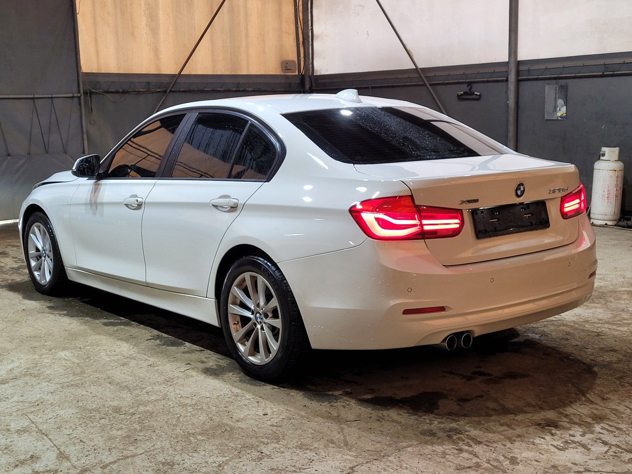 2016 BMW 3 Series (F30)