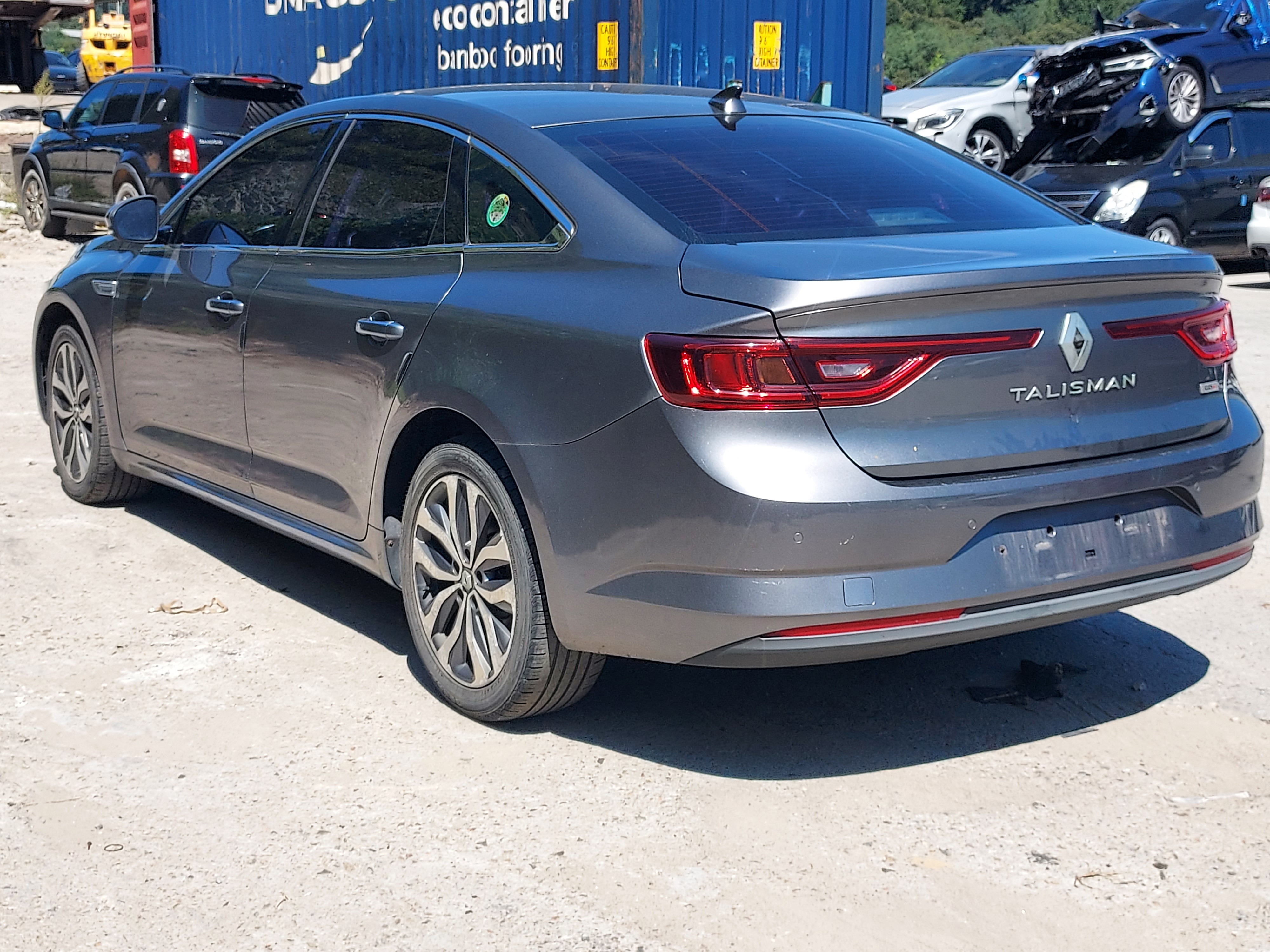 2016 Renault SM6