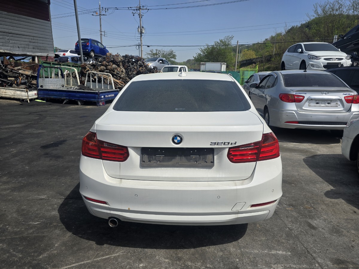 2013 BMW 3 Series (F30)
