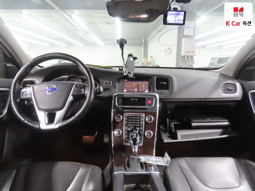 2018 Volvo V60