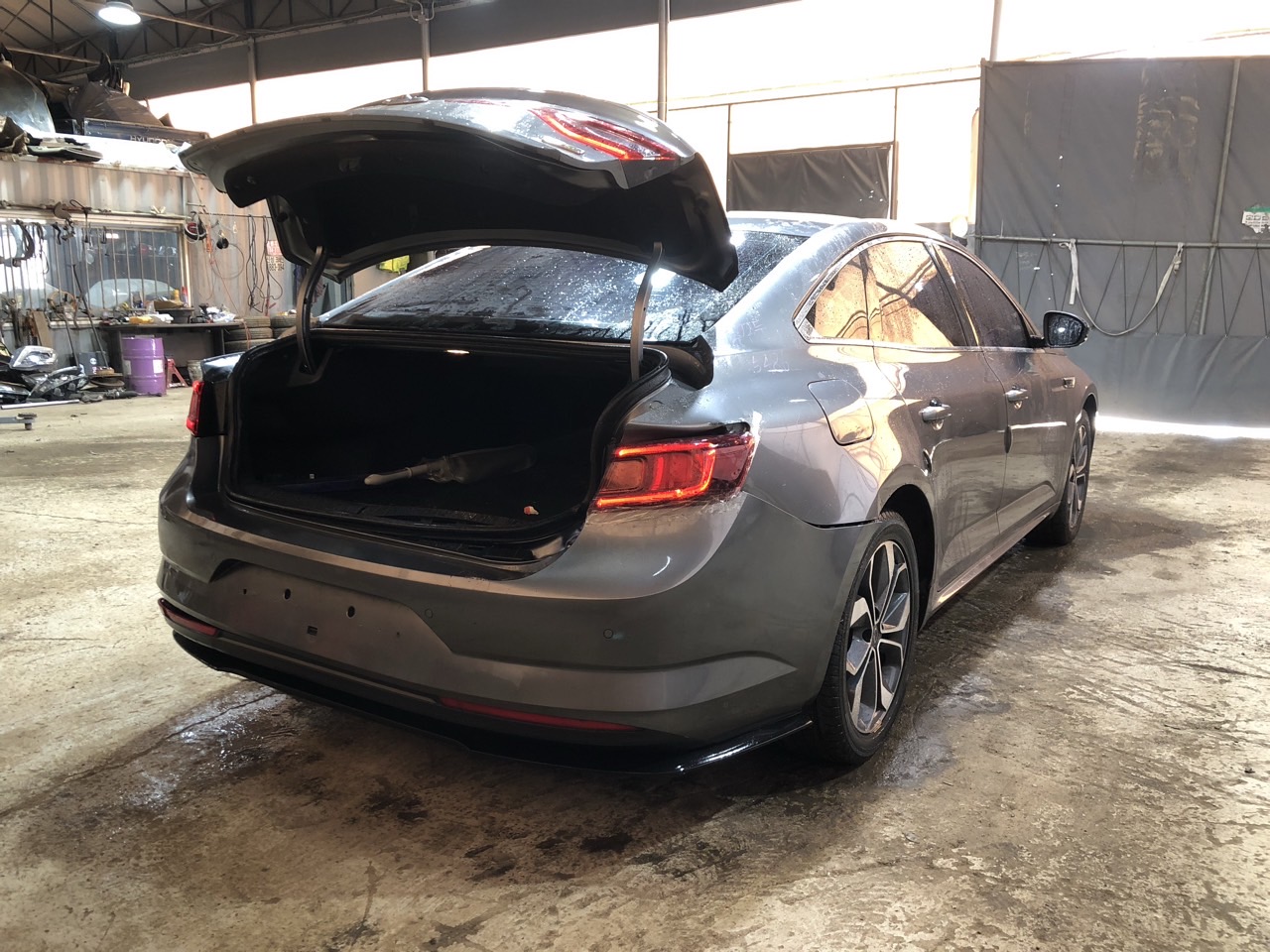 2019 Renault SM6