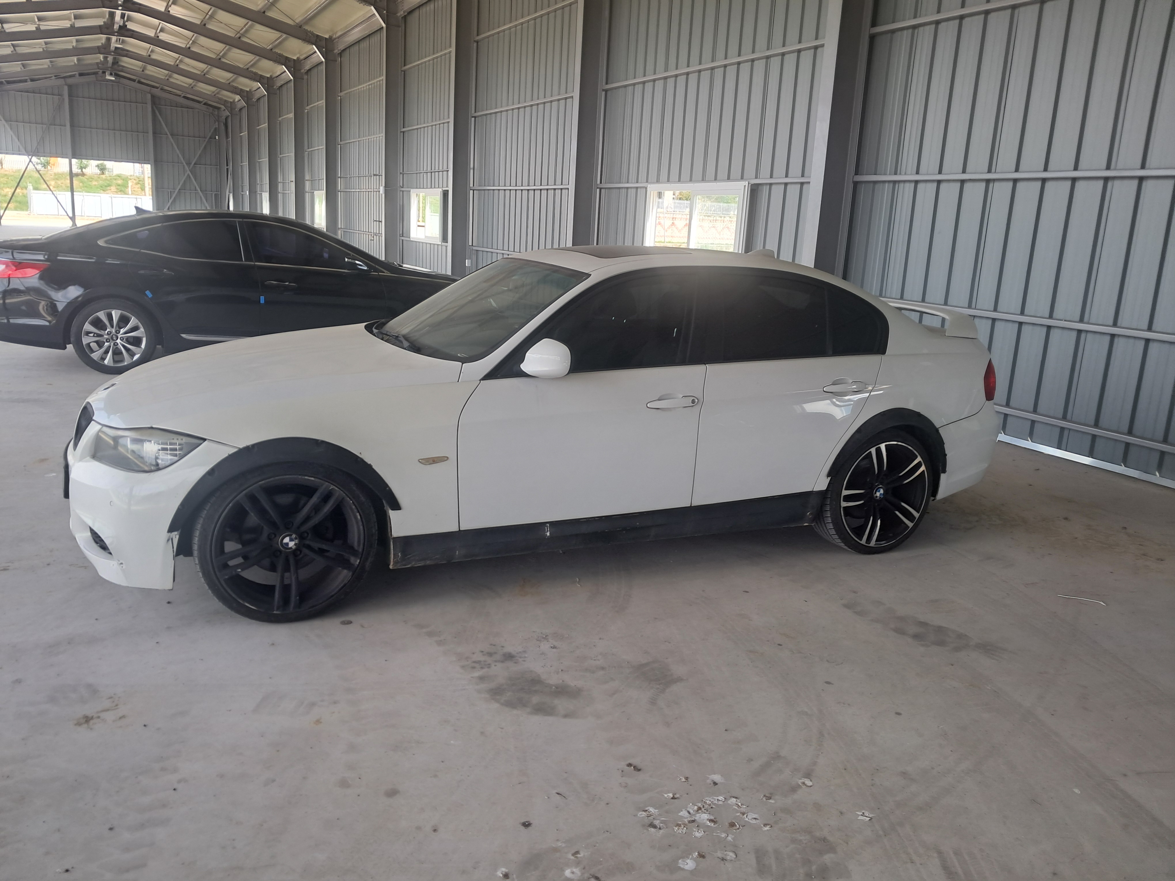 2011 BMW 3 Series (E90)