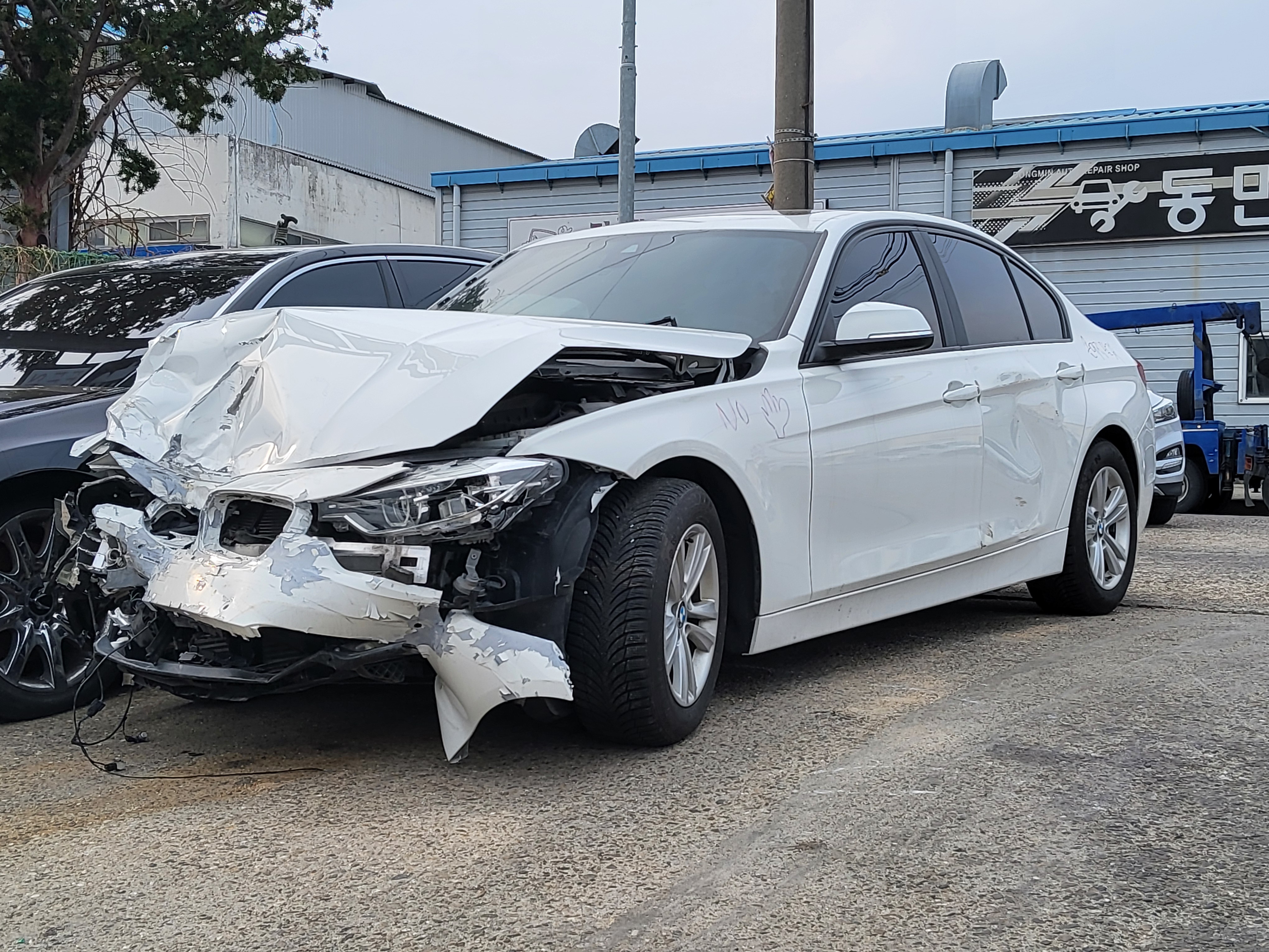 2016 BMW 3 Series (F30)