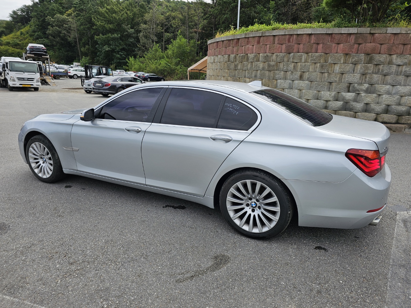 2013 BMW 7 Series (F01)