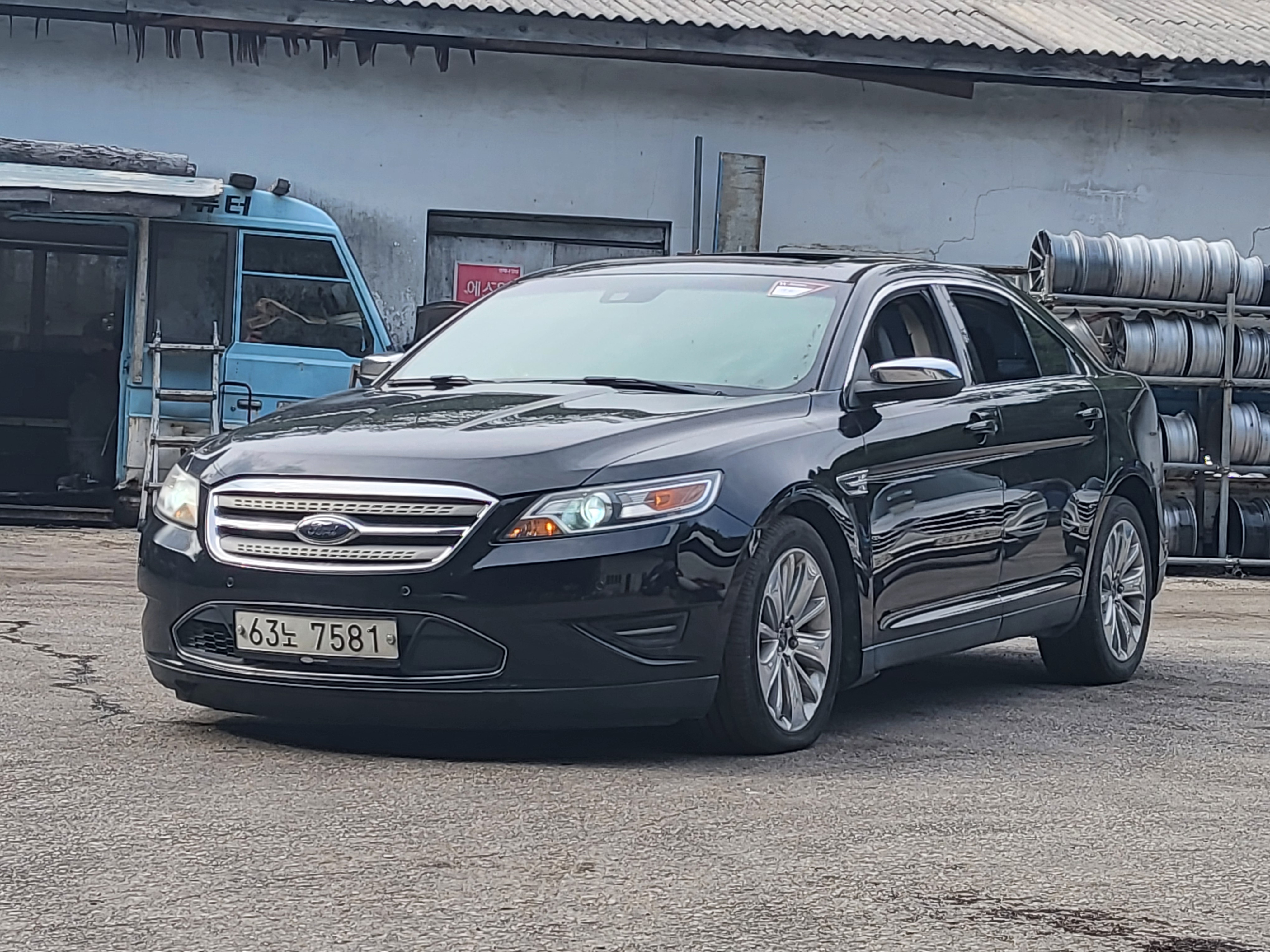 2010 Ford New Taurus