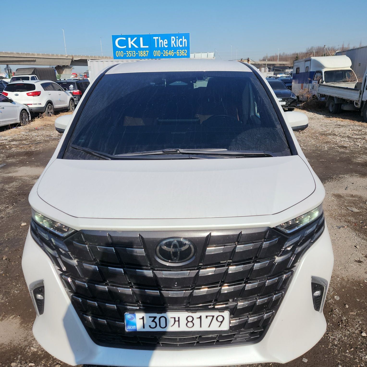 2024 Toyota Alphard Hybrid