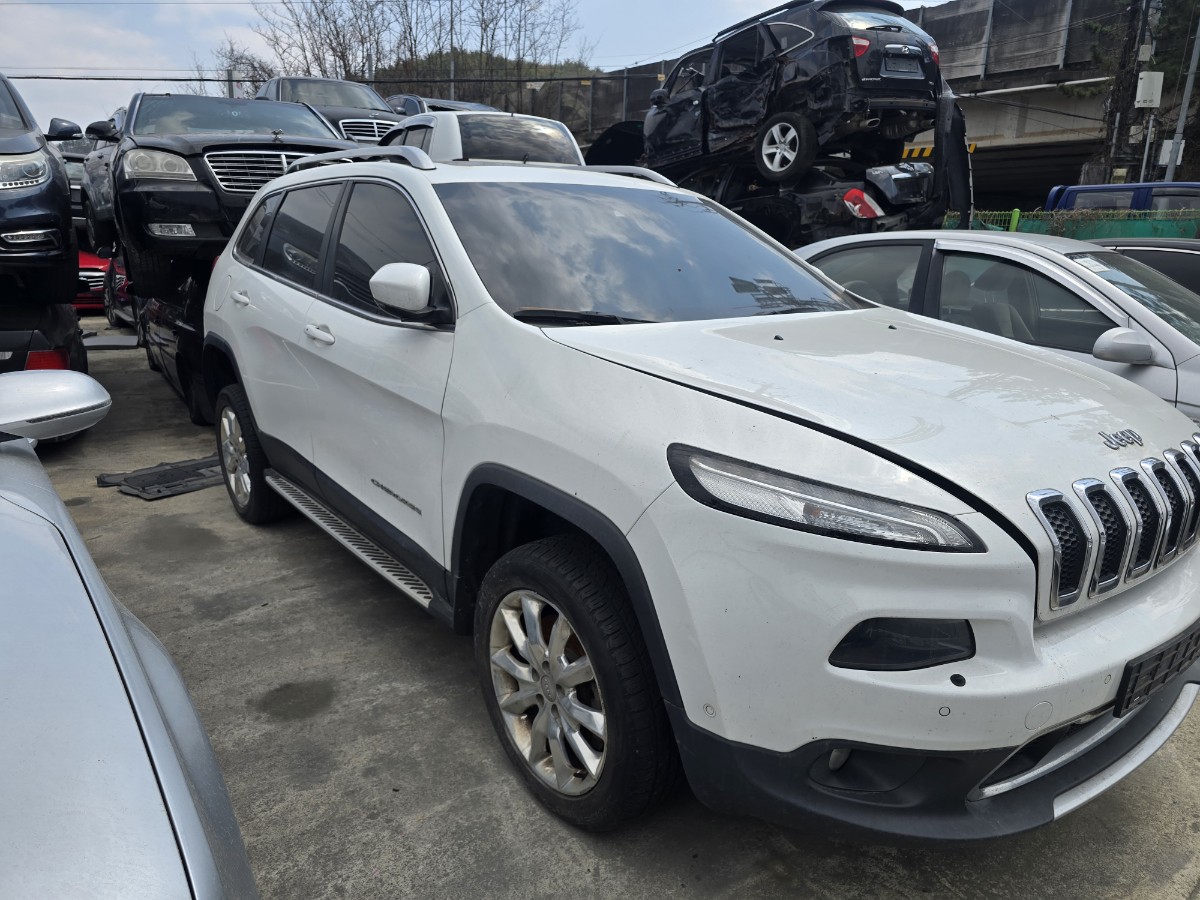 2015 Jeep Cherokee(KL)