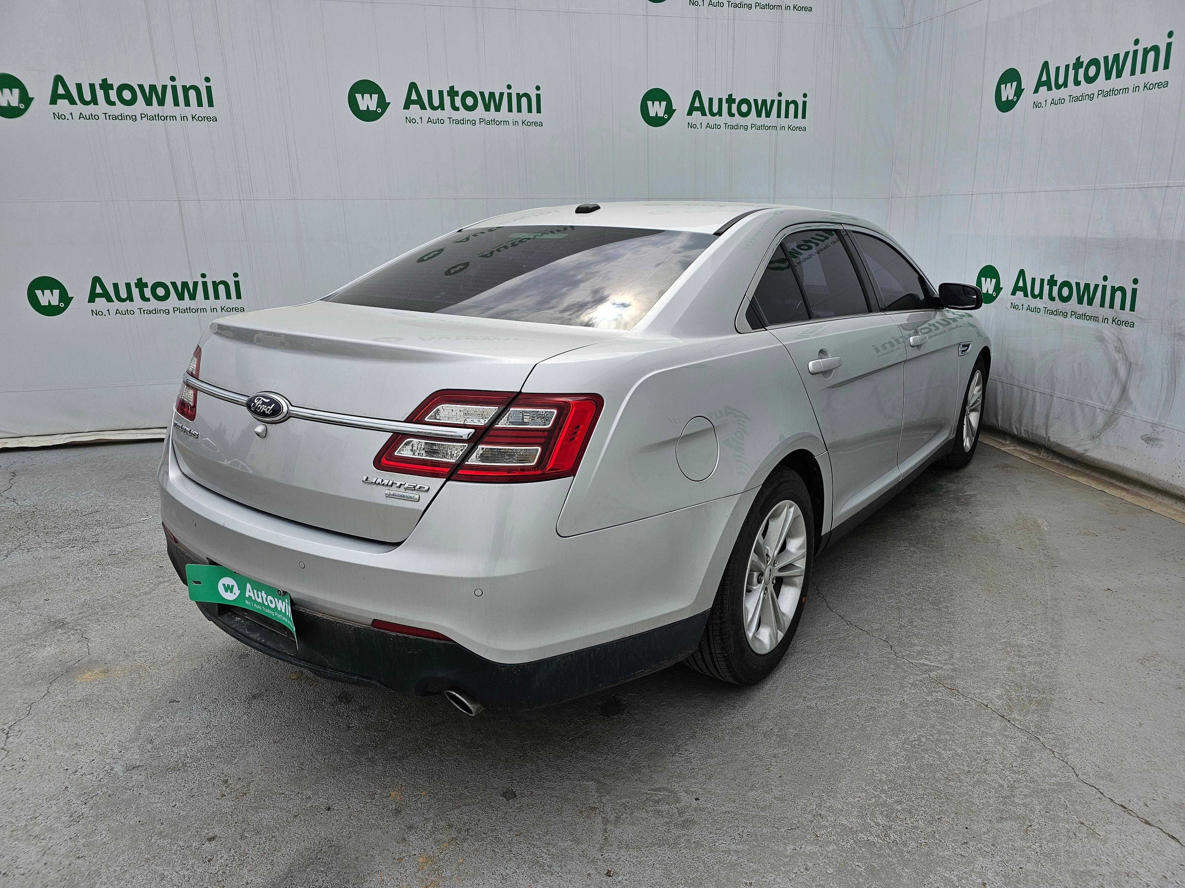 2013 Ford New Taurus