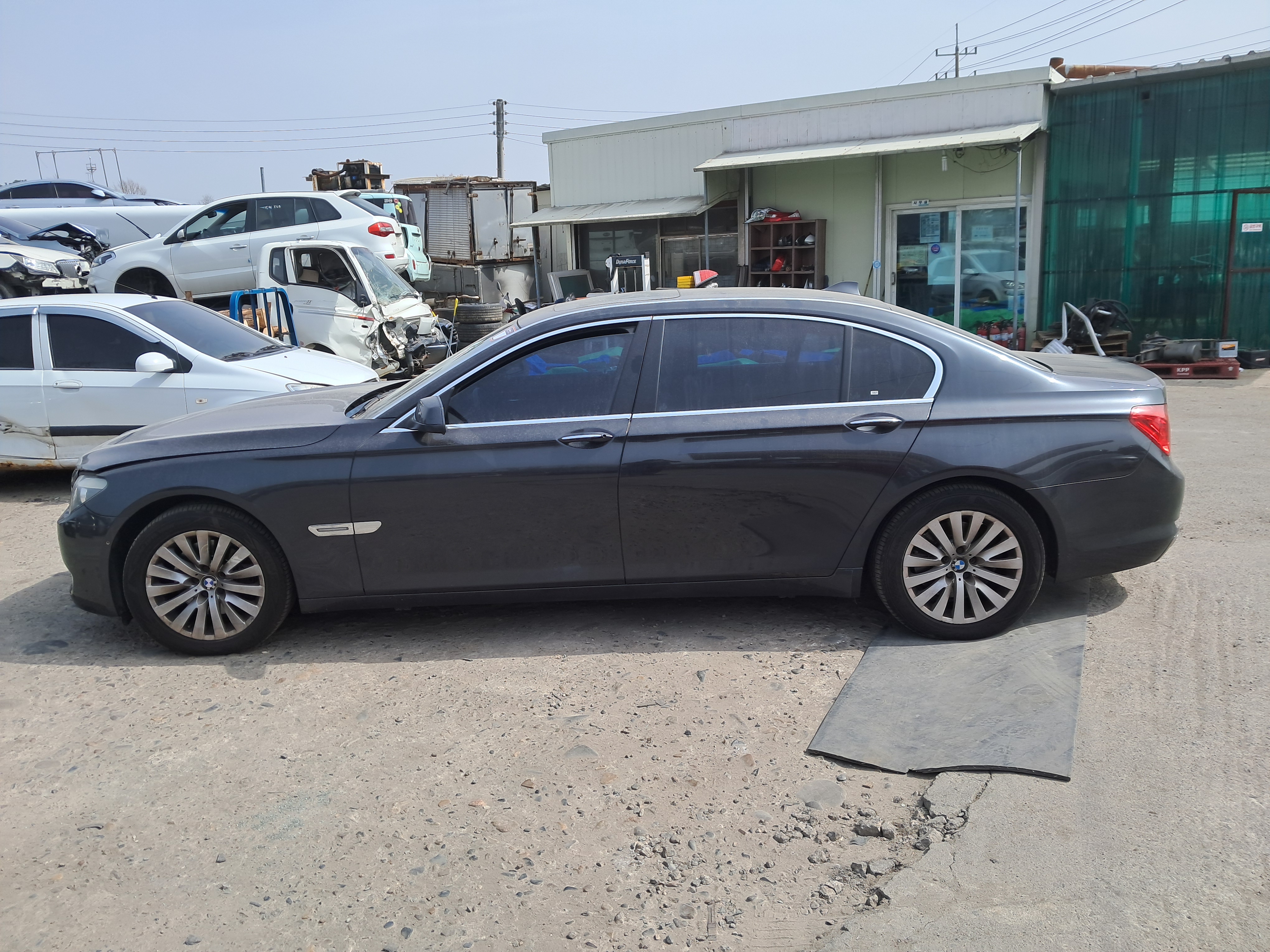 2009 BMW 7 Series (F01)