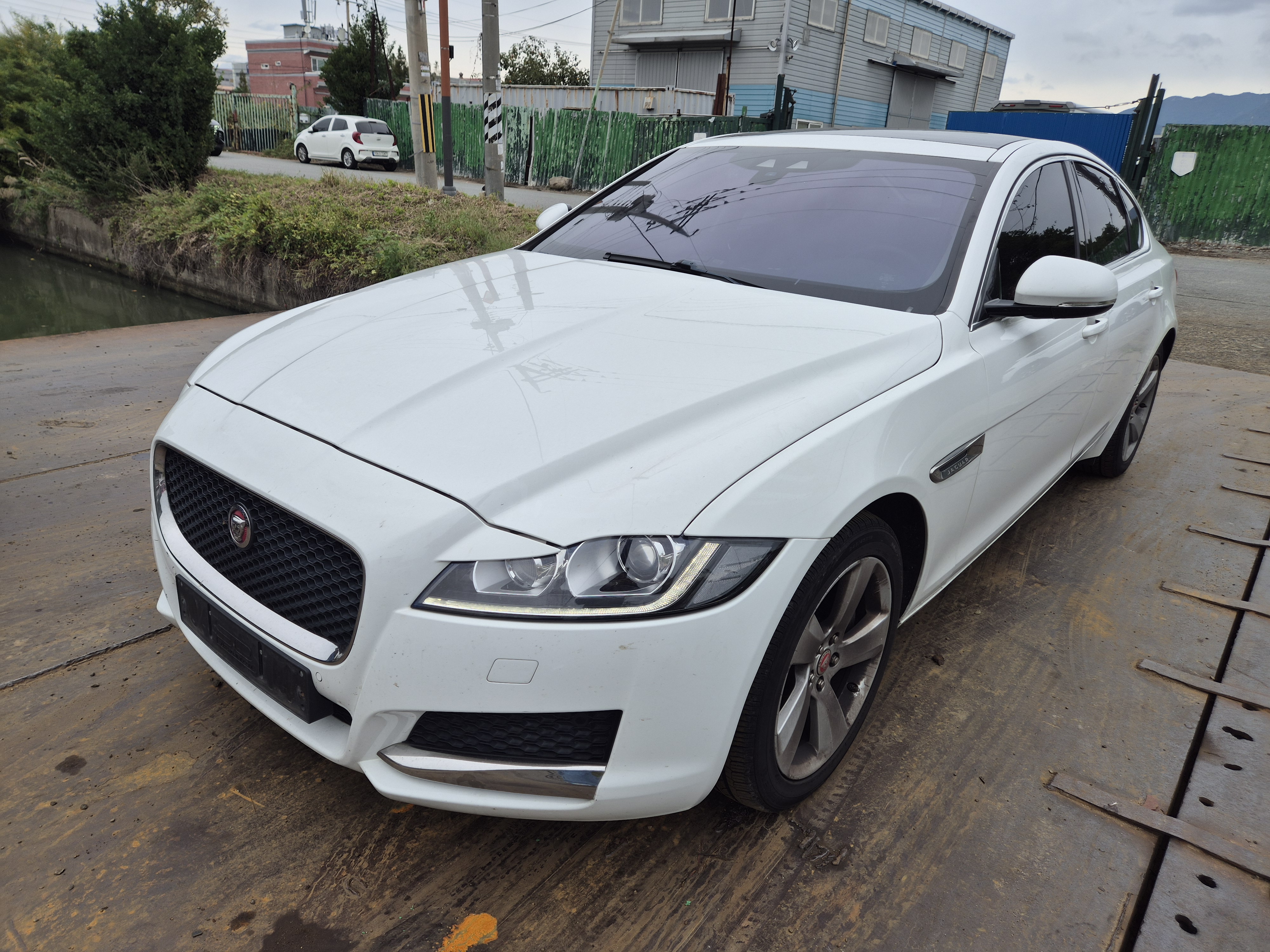 2018 Jaguar XF